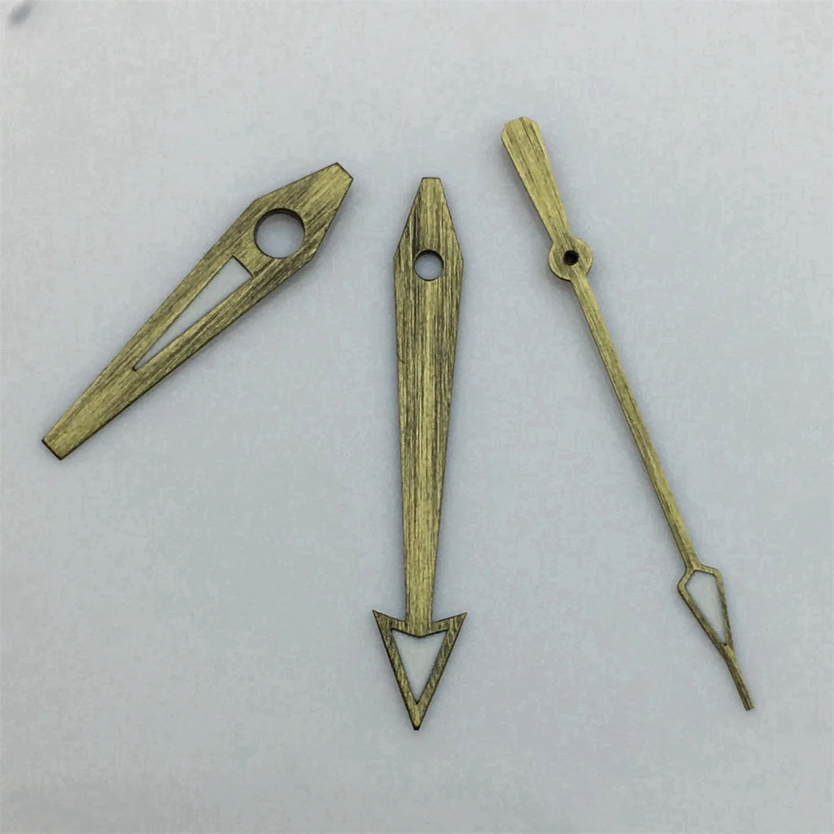 NH35 Bronze watch hand suitable for NH35 NH36 movement men's watch replacement parts C3 green luminous
NH35 Bronze watch hand suitable for NH35 NH36 movement men's watch replacement parts C3 green luminous