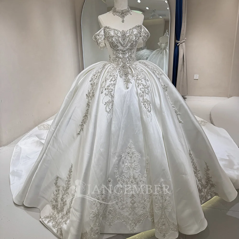 New White Satin Wedding Dresses Court Train Scoop Wedding Gowns Customized Short Sleeves Vestidos De Novia Bridal Gowns Elegant
New White Satin Wedding Dresses Court Train Scoop Wedding Gowns Customized Short Sleeves Vestidos De Novia Bridal Gowns Elegant
