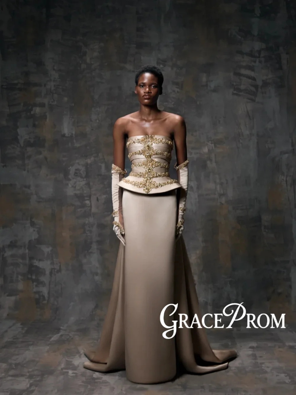 Structured Corset Satin Evening Dress Golden Crystal Strapless Wedding Party Gowns Customized Elegant Straight Banquet Gowns
Structured Corset Satin Evening Dress Golden Crystal Strapless Wedding Party Gowns Customized Elegant Straight Banquet Gowns