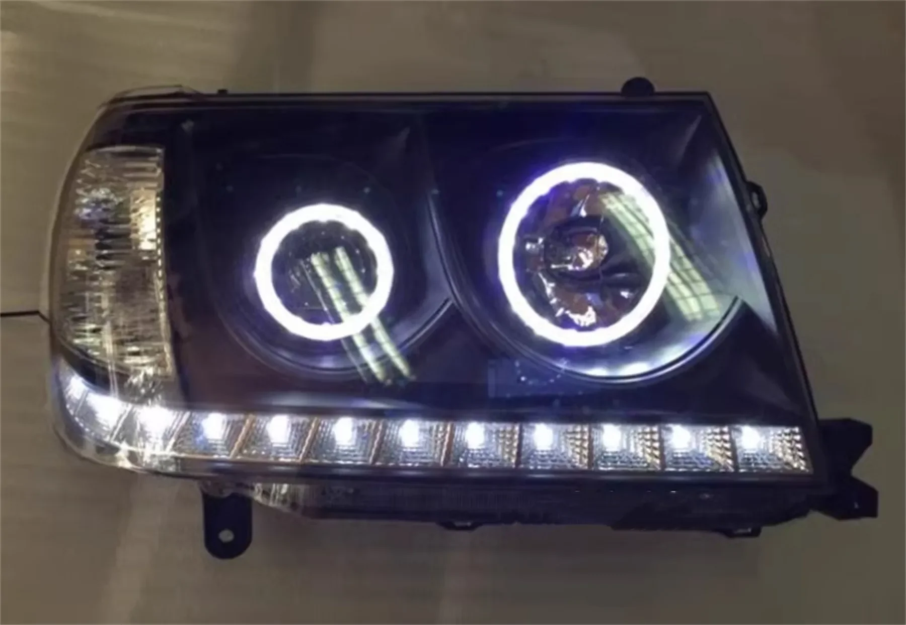 Передняя фара автомобиля для Toyota Land Cruiser LC100 FZJ100 UZJ100 4500 4700 06-07, дневные ходовые огни, указатель поворота
Передняя фара автомобиля для Toyota Land Cruiser LC100 FZJ100 UZJ100 4500 4700 06-07, дневные ходовые огни, указатель поворота