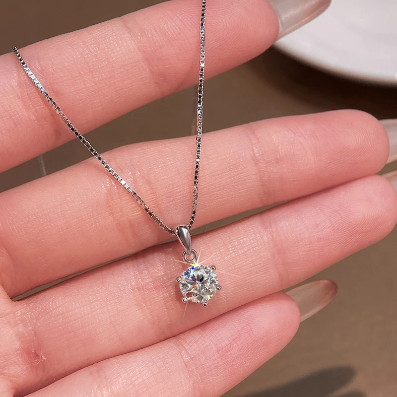 KNB 1CT Classic Round Certified Moissanite Diamond Dating Wedding Necklace For Women Real 925 Sterling Silver Luxury Jewelry
KNB 1CT Classic Round Certified Moissanite Diamond Dating Wedding Necklace For Women Real 925 Sterling Silver Luxury Jewelry