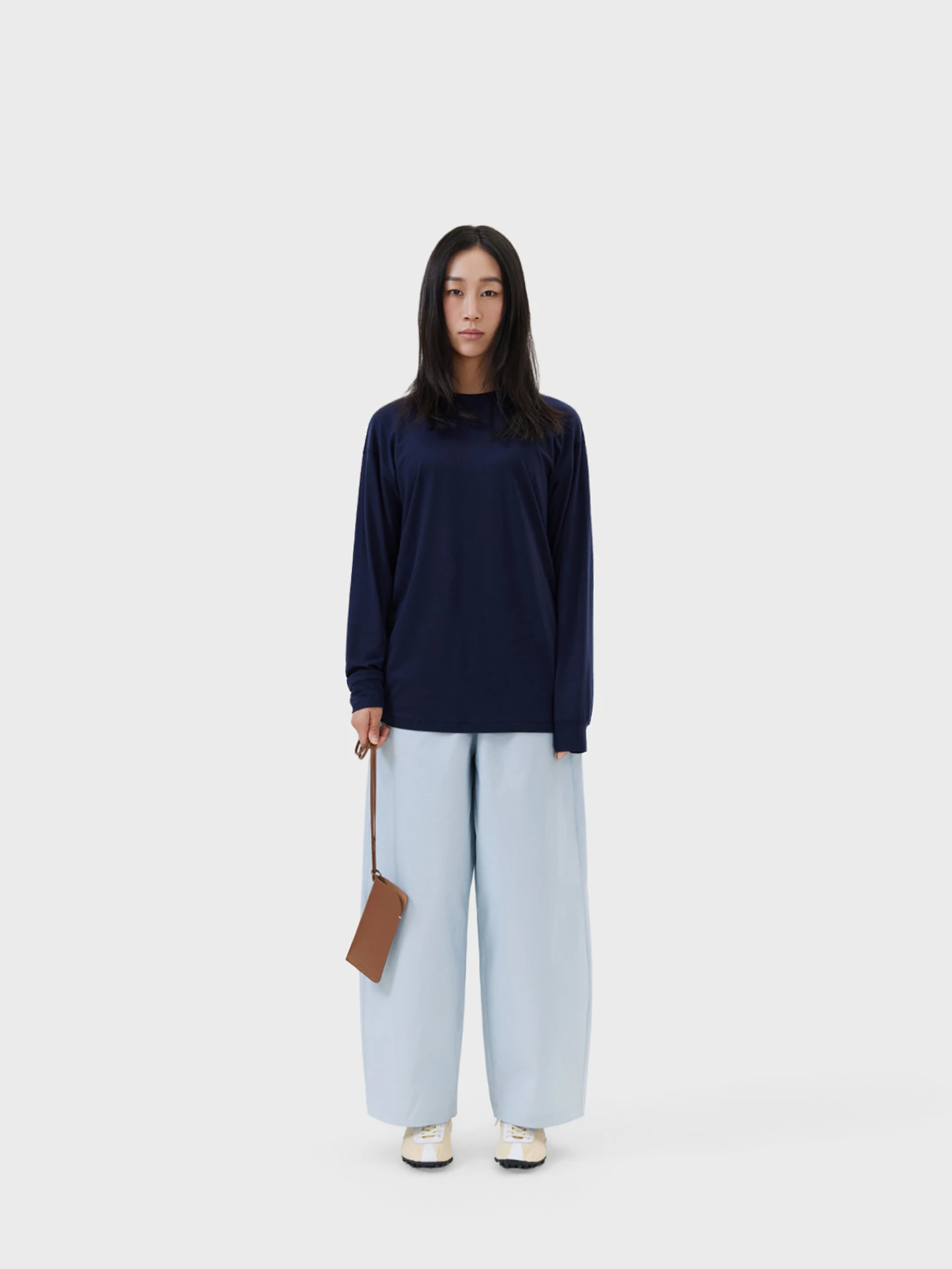 Удобные брюки-баллоны из 100% хлопка, легко сочетаются и подходят для весны и лета, с высокой талией, широкими штанинами, свободного кроя, приятные к телу.
Удобные брюки-баллоны из 100% хлопка, легко сочетаются и подходят для весны и лета, с высокой талией, широкими штанинами, свободного кроя, приятные к телу.