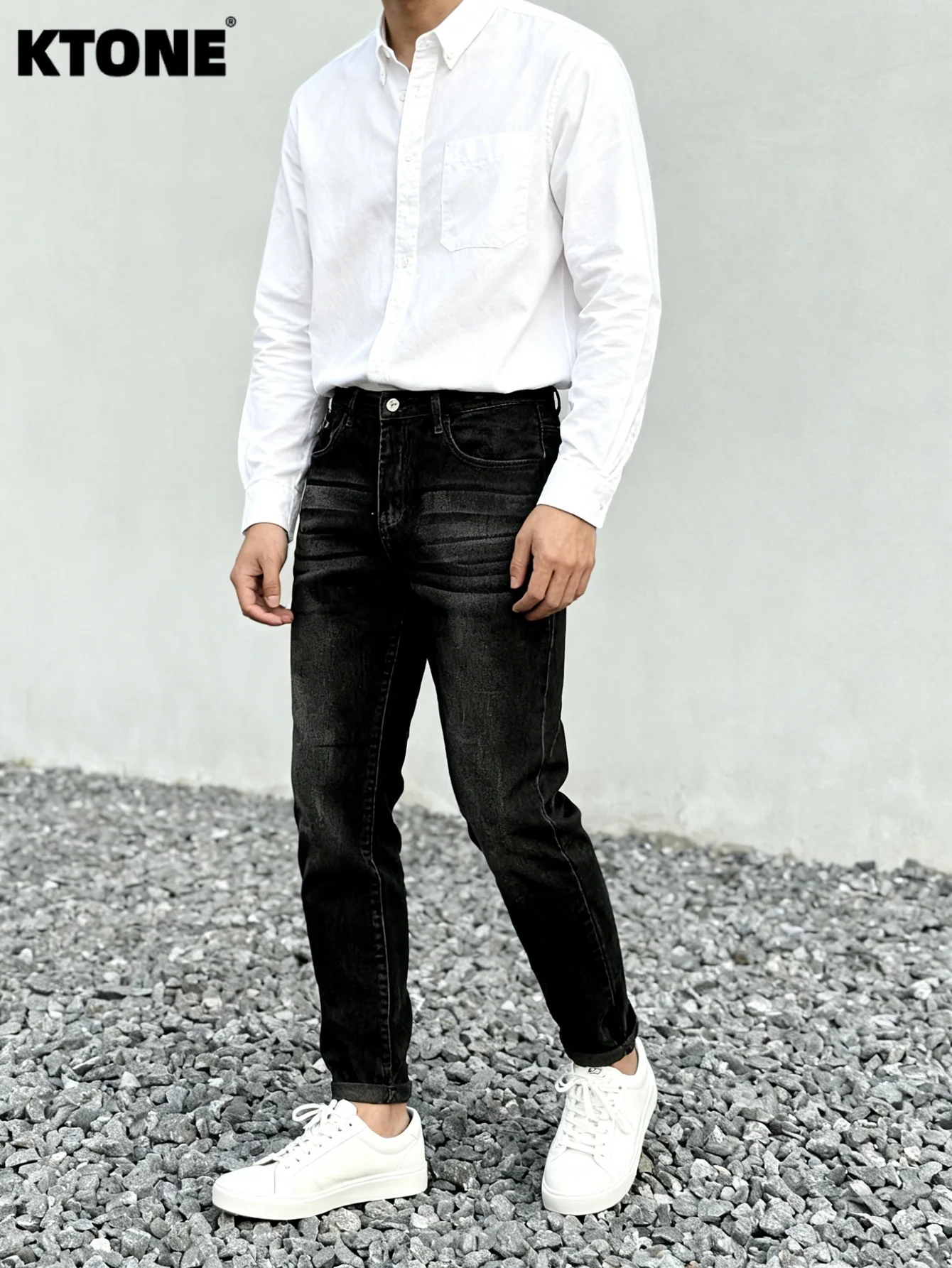 Classic Black Men's Original Drip Jeans Slim Fit Y2K Style Denim Trousers No accessories or belts included
Classic Black Men's Original Drip Jeans Slim Fit Y2K Style Denim Trousers No accessories or belts included