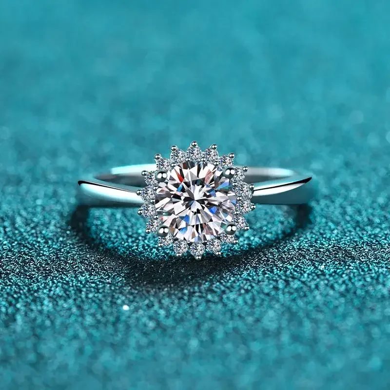 Rings for Women Sunflower Moissanite Diamond Ring 18K Jewelry Gift White Gold Luxury Pt950 Platinum Wedding Rings
Rings for Women Sunflower Moissanite Diamond Ring 18K Jewelry Gift White Gold Luxury Pt950 Platinum Wedding Rings