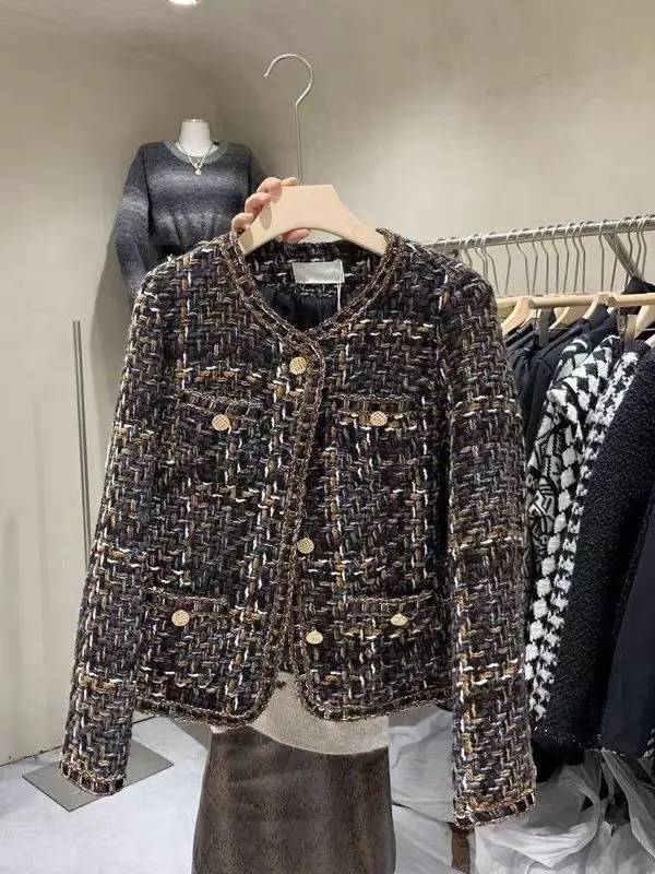 Женское ретро-пальто в стиле леди, модный корейский дизайн, твидовый топ с крупной текстурой, на пуговицах, с круглым вырезом, без рукавов
Женское ретро-пальто в стиле леди, модный корейский дизайн, твидовый топ с крупной текстурой, на пуговицах, с круглым вырезом, без рукавов