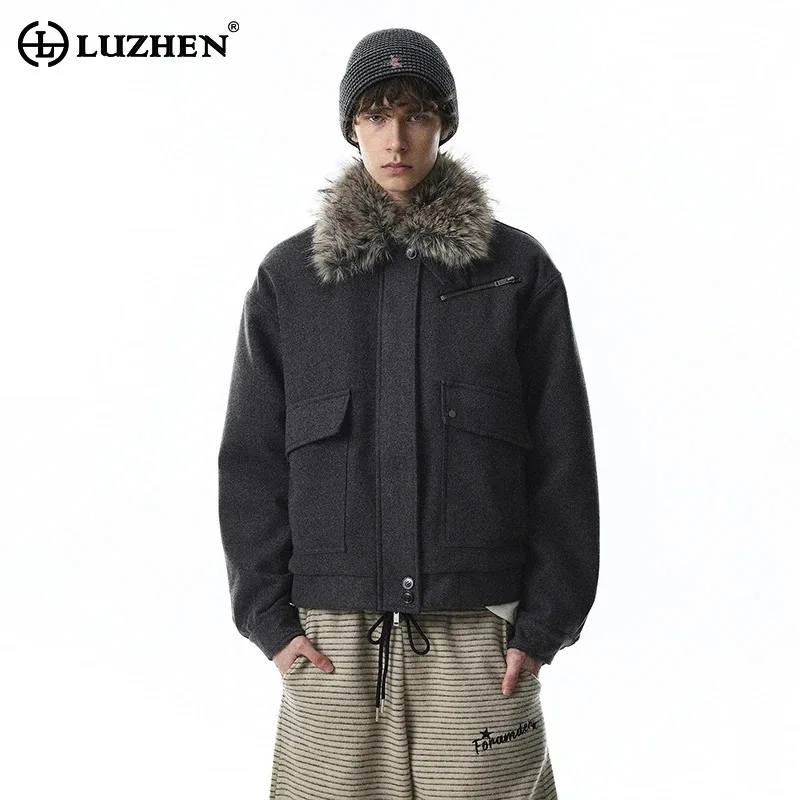 LUZHEN 2026 Winter Fashion High Quality Faux Fur Neck Thickened Warm Padded Coat Men's Handsome Solid Color Parka Jacket JY6166
LUZHEN 2026 Winter Fashion High Quality Faux Fur Neck Thickened Warm Padded Coat Men's Handsome Solid Color Parka Jacket JY6166