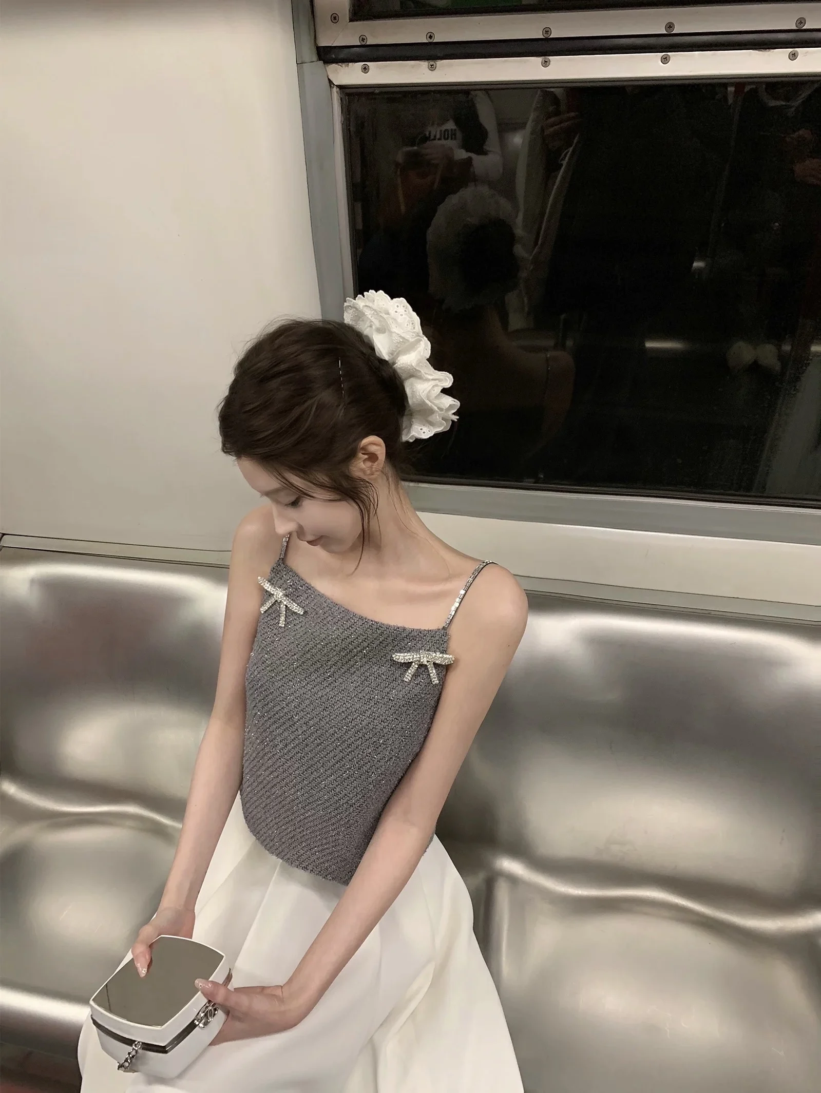 Antique Quirky Wealthy Heiress Diamond Bow Shiny Silk Wool Small Suspender Women's Vest Top
Antique Quirky Wealthy Heiress Diamond Bow Shiny Silk Wool Small Suspender Women's Vest Top