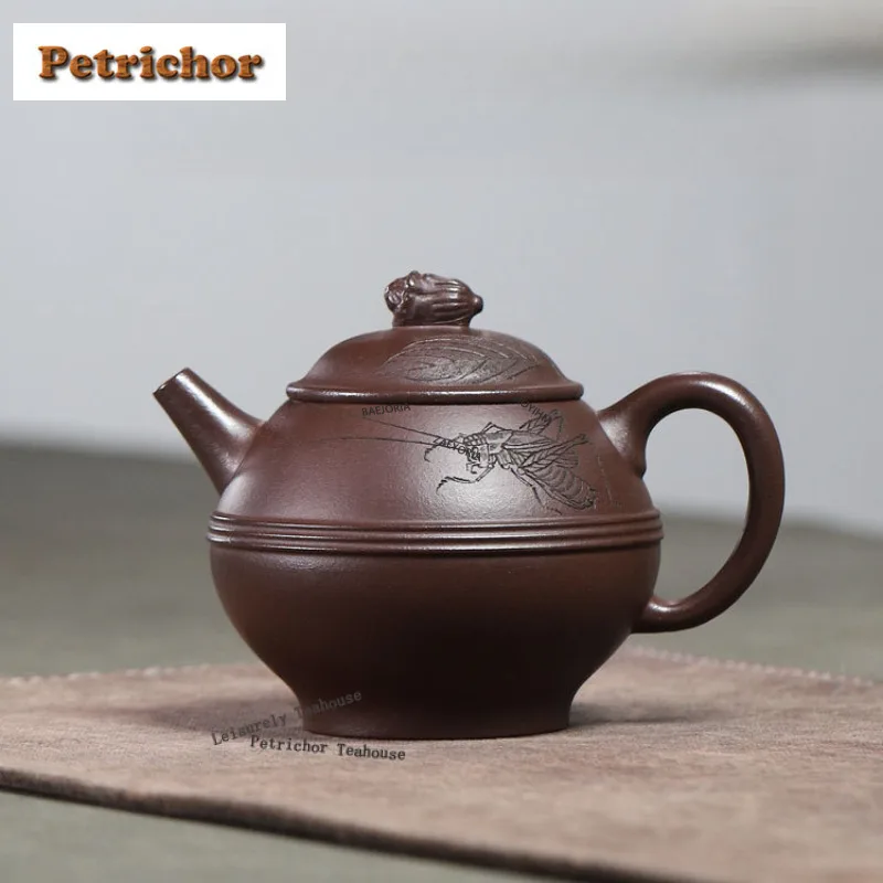 180ml Boutique Yixing Purple Clay Teapots Handmade Line Round Pot Raw Ore Purple Mud Kettle Zisha Tea Set Cafes Collection Craft
180ml Boutique Yixing Purple Clay Teapots Handmade Line Round Pot Raw Ore Purple Mud Kettle Zisha Tea Set Cafes Collection Craft