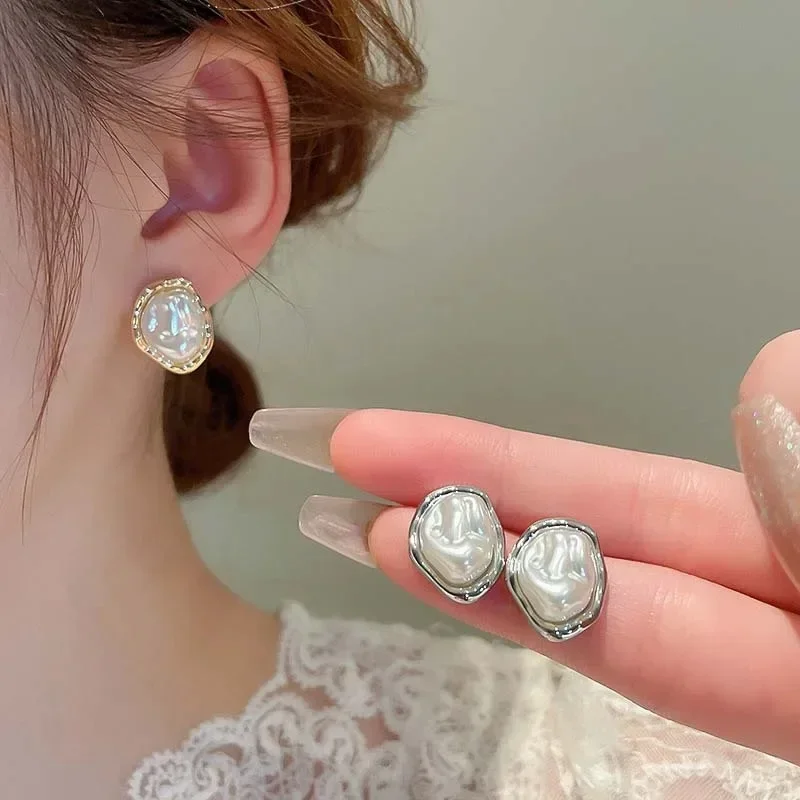 Geometric Irregular Round Metal Pearl Earrings for Women Minimalist Style Personality Earrings Jewelry Gift
Geometric Irregular Round Metal Pearl Earrings for Women Minimalist Style Personality Earrings Jewelry Gift