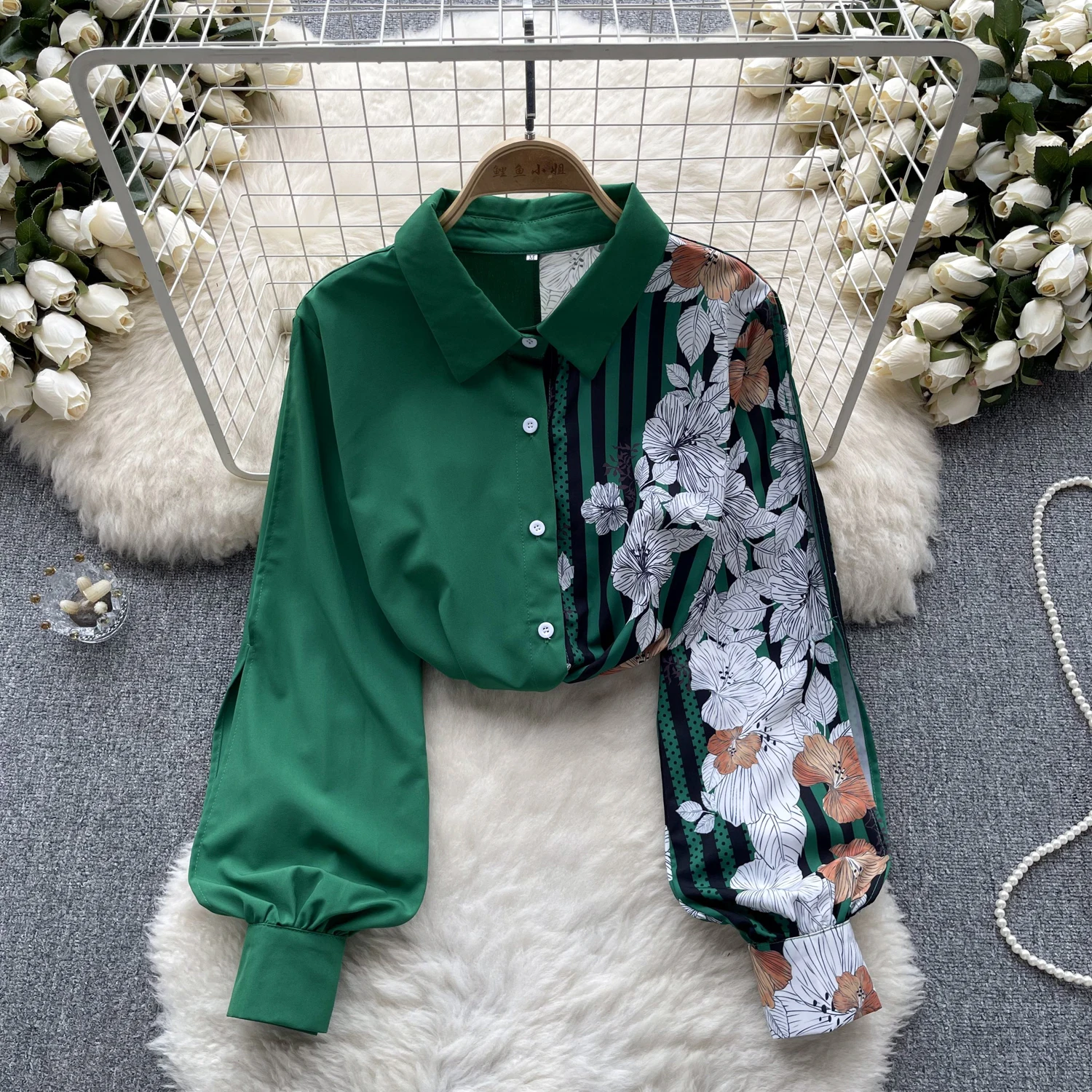 Retro Green Printed Patchwork Asymmetrical Shirt 2024 New Women's Lapel Single Breasted Split Cuffs Design Casual Striped Blouse
Retro Green Printed Patchwork Asymmetrical Shirt 2024 New Women's Lapel Single Breasted Split Cuffs Design Casual Striped Blouse