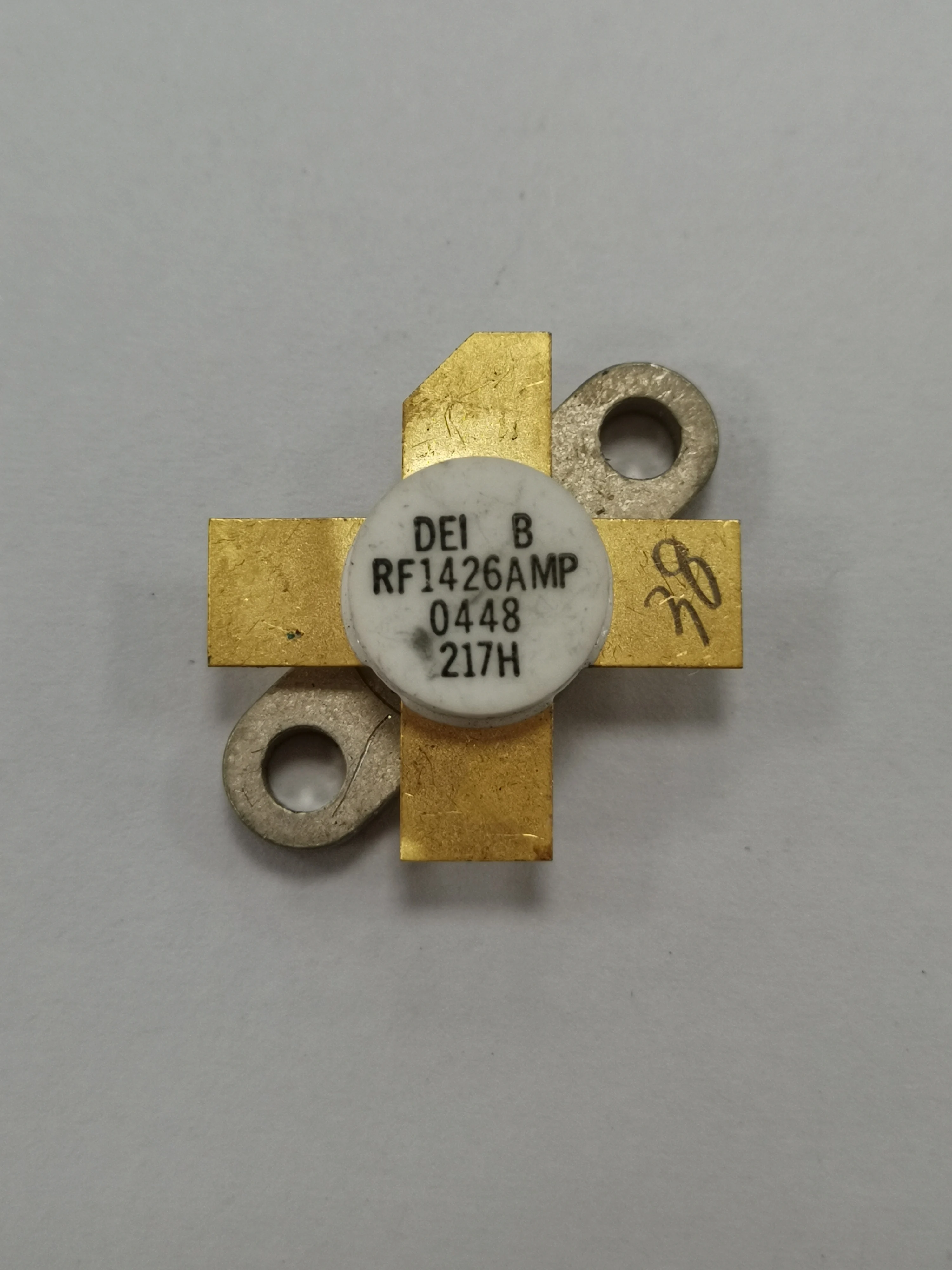 RF1426AMP 1 единица цена без налога основной высокий Q конденсатор RF усилитель мощности микроволновый модуль связи
RF1426AMP 1 единица цена без налога основной высокий Q конденсатор RF усилитель мощности микроволновый модуль связи