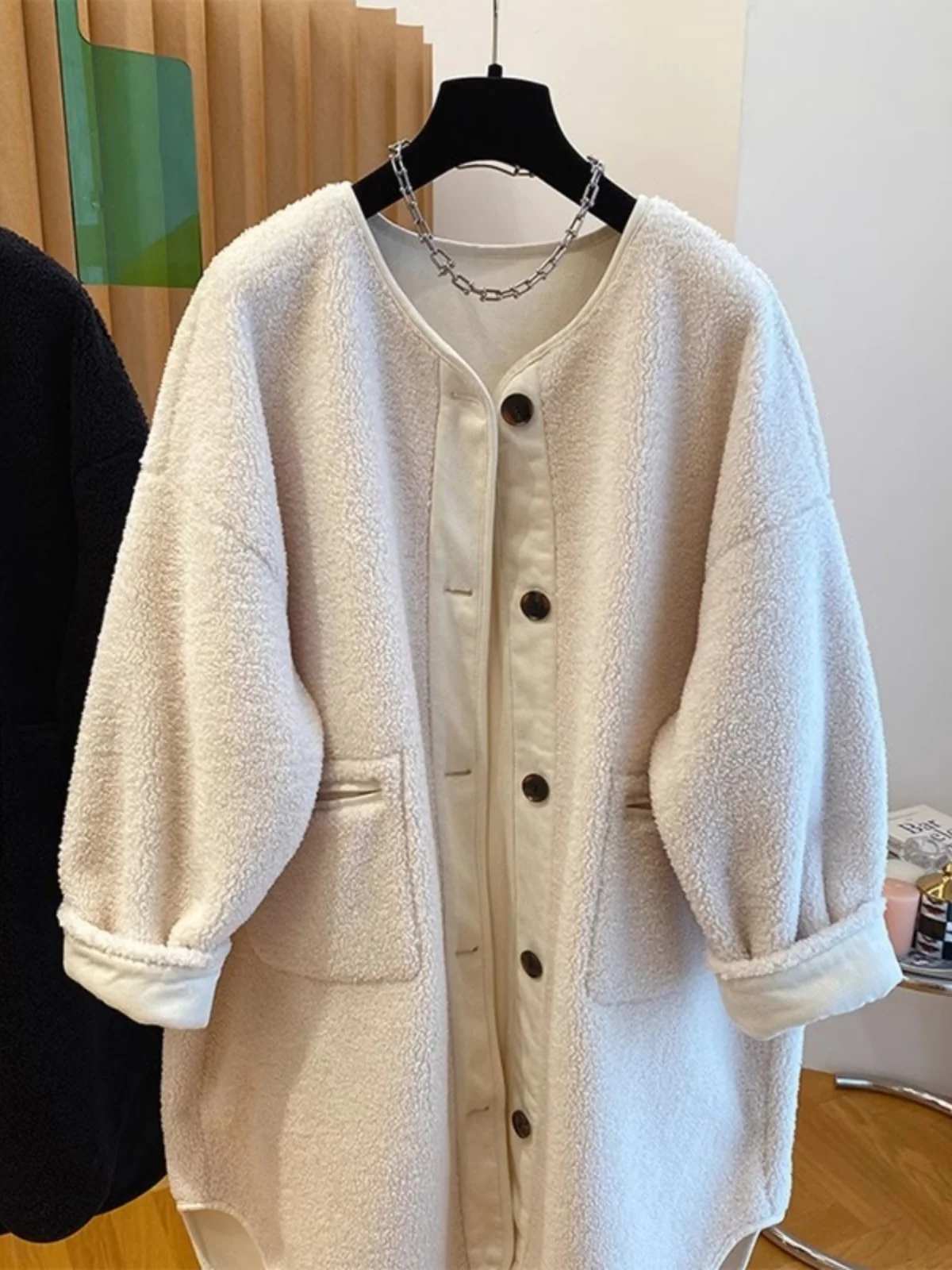 Женский мягкий уютный открытый кардиган из меха ягненка, верхняя одежда, свободный крой, универсальный длинный свек, средней длины, на пуговицах, для поездок на работу, Fri...
Женский мягкий уютный открытый кардиган из меха ягненка, верхняя одежда, свободный крой, универсальный длинный свек, средней длины, на пуговицах, для поездок на работу, Fri...