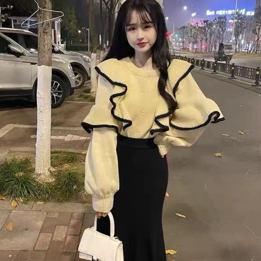 2024 New Autumn Winter Ruffles Personalized Sweet Wind Lotus Leaf Edge O-neck KnittedCardigan Lantern Sleeve Premium Coat
2024 New Autumn Winter Ruffles Personalized Sweet Wind Lotus Leaf Edge O-neck KnittedCardigan Lantern Sleeve Premium Coat