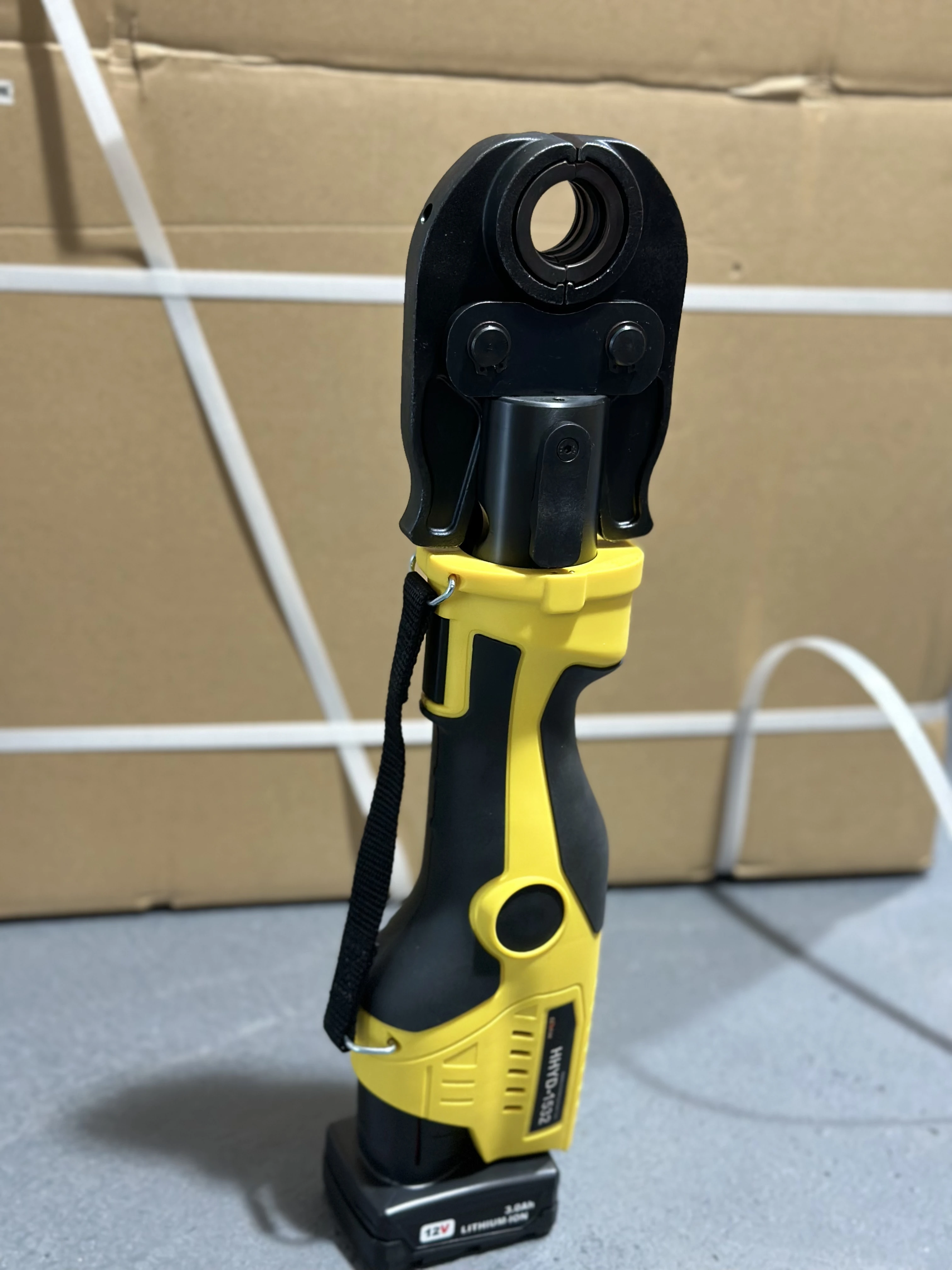 HHYD-1532 Electric Hydraulic Crimping Tool Kit with Compact Propress Jaws U16-32mm for Copper PEX Stainless Steel Plumbing Pipes
HHYD-1532 Electric Hydraulic Crimping Tool Kit with Compact Propress Jaws U16-32mm for Copper PEX Stainless Steel Plumbing Pipes