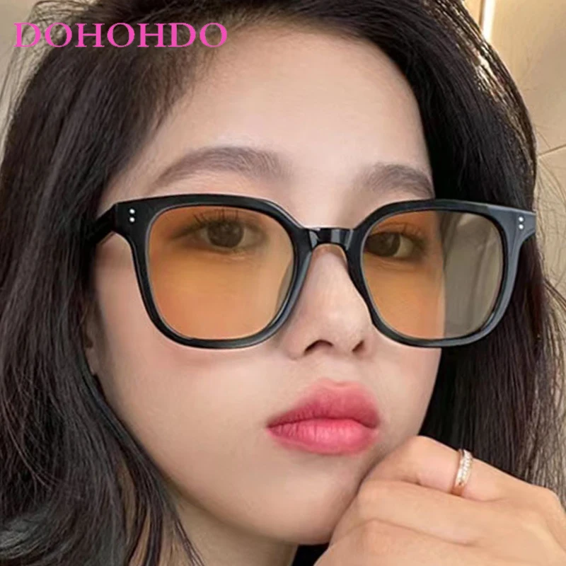 Trendy Brand Designer Square Rivets Sunglasses Women Vintage Classic Men Sunglass Outdoor Driving Eyeglasses Female Lentes UV400
Trendy Brand Designer Square Rivets Sunglasses Women Vintage Classic Men Sunglass Outdoor Driving Eyeglasses Female Lentes UV400