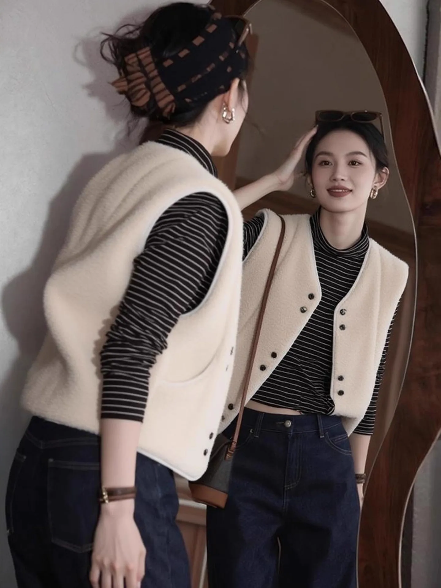 High-End Lightweight Vest Color 2025 Winter Faion Layering ular Open Cardigan Versatile Casual Commute Vest
High-End Lightweight Vest Color 2025 Winter Faion Layering ular Open Cardigan Versatile Casual Commute Vest