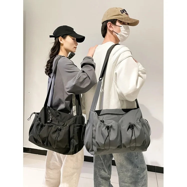 Trendy Street Sle Men's Crossbody Bag Large Capaci Pure Color Workwear Sle Casual Simple Menger Bag Handmade Stitching
Trendy Street Sle Men's Crossbody Bag Large Capaci Pure Color Workwear Sle Casual Simple Menger Bag Handmade Stitching
