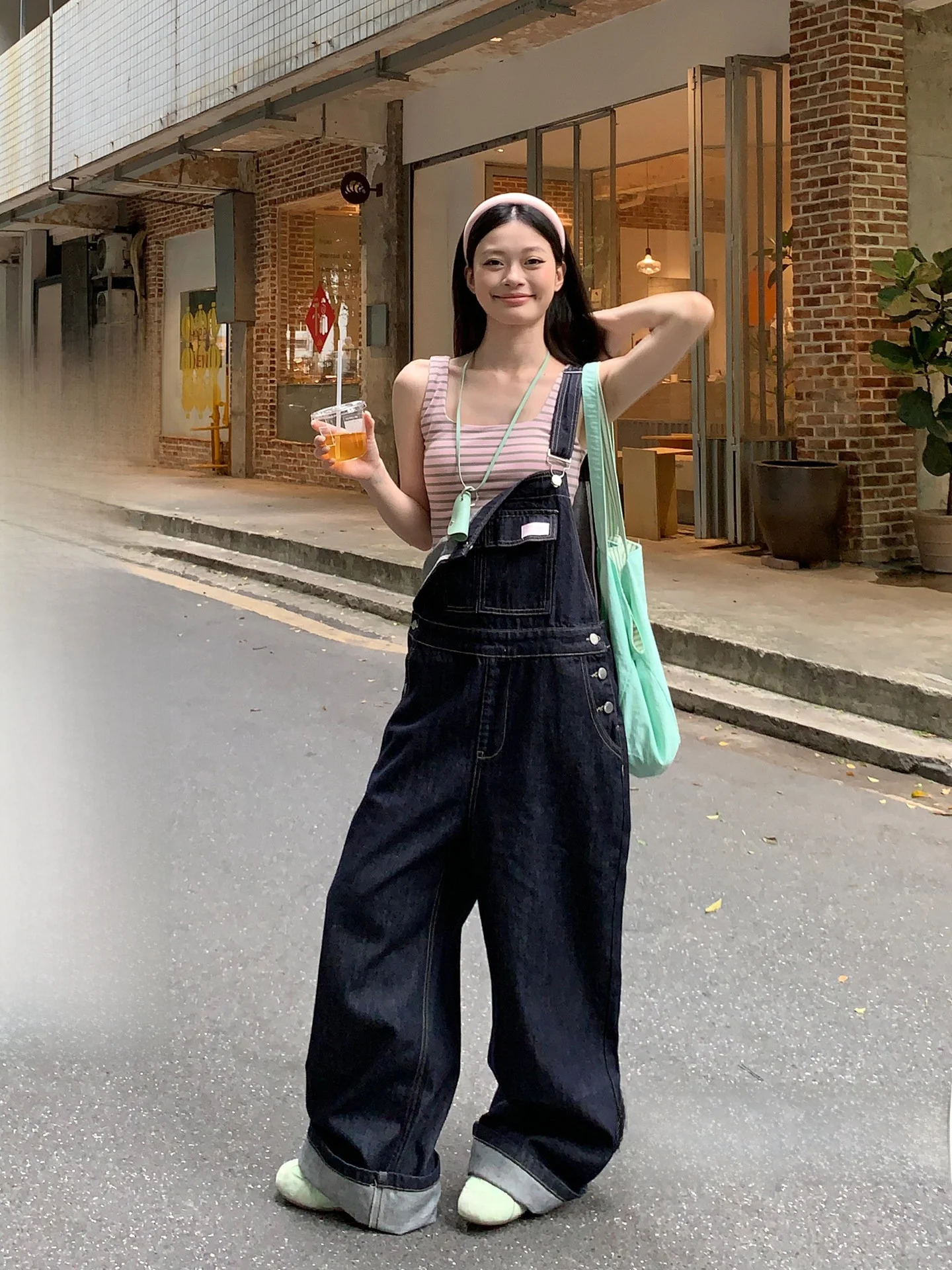 Deep Blue Denim Overalls Women's Summer New Korean Style Age-Defying Wide Leg Pants Casual Trousers Sizing Guide in Stock
Deep Blue Denim Overalls Women's Summer New Korean Style Age-Defying Wide Leg Pants Casual Trousers Sizing Guide in Stock