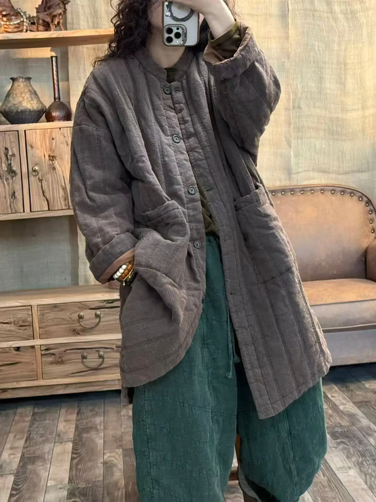 Ретро-пальто из льна и хлопка средней длины с воротником-стойкой в китайском стиле, женская верхняя одежда, удобное свободное пальто
Ретро-пальто из льна и хлопка средней длины с воротником-стойкой в китайском стиле, женская верхняя одежда, удобное свободное пальто