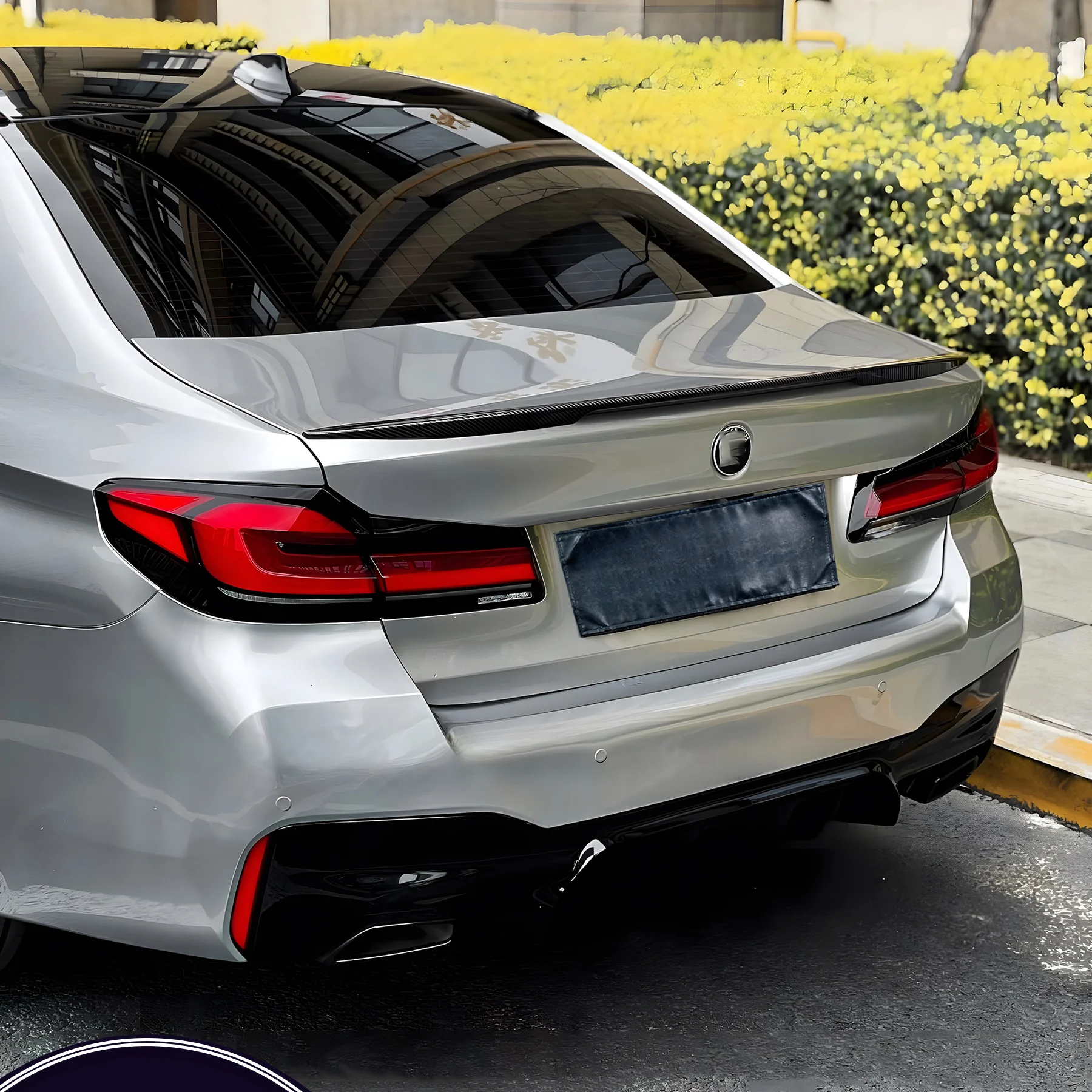 Suitable for BMW 03-24 5 Series G3038 blade modification F1018E60 530Li 525MPM4M5 5 Series tail wing
Suitable for BMW 03-24 5 Series G3038 blade modification F1018E60 530Li 525MPM4M5 5 Series tail wing