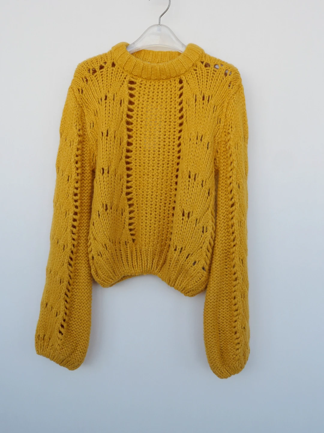 Теплый женский свитер из пряжи с круглым вырезом, зимний, модный, для повседневной носки, мягкий, из смесовой ткани, с длинными рукавами, глубокого желтого цвета, вязаный.
Теплый женский свитер из пряжи с круглым вырезом, зимний, модный, для повседневной носки, мягкий, из смесовой ткани, с длинными рукавами, глубокого желтого цвета, вязаный.