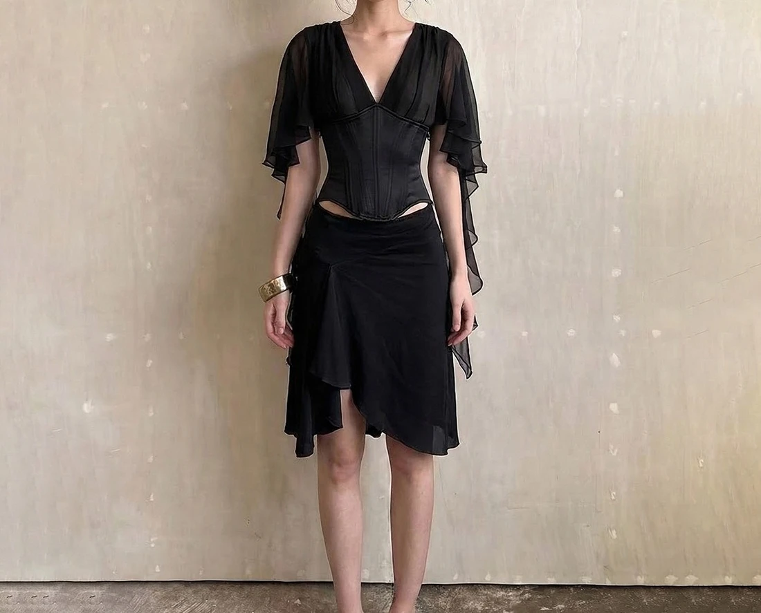 2026 Spring New Versatile Solid Color Deep V Strap Waist Shawl Top Skirt Set
2026 Spring New Versatile Solid Color Deep V Strap Waist Shawl Top Skirt Set