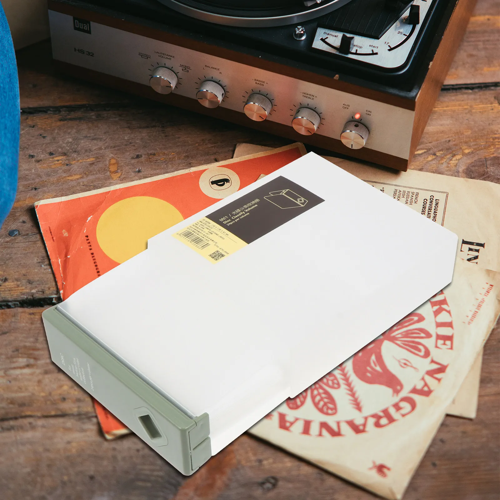 1 шт. пластиковый футляр для хранения CD-дисков на 24 диска со сменными этикетками, с углублениями, износостойкий, для спальни и автомобиля
1 шт. пластиковый футляр для хранения CD-дисков на 24 диска со сменными этикетками, с углублениями, износостойкий, для спальни и автомобиля