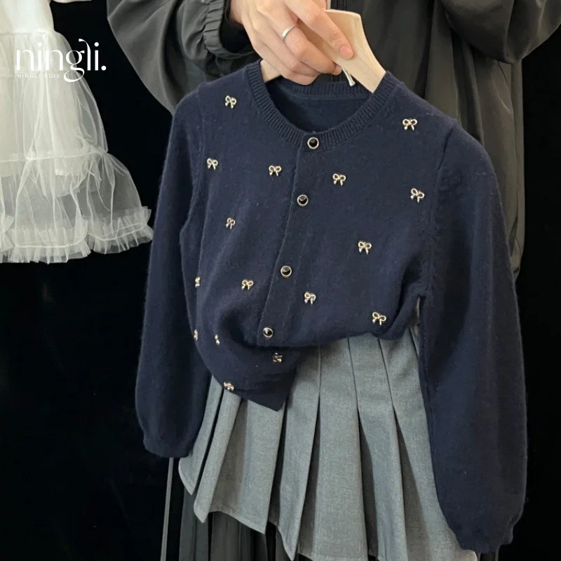Children's Clothing2025Spring New Girls' Suit Children's Bow Knitwear Top Pleated Skirt
Children's Clothing2025Spring New Girls' Suit Children's Bow Knitwear Top Pleated Skirt