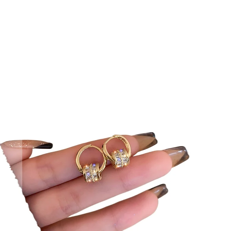 *Zircon small waist earrings for women, light luxury high-end earrings, niche design earrings for women, versatile
*Zircon small waist earrings for women, light luxury high-end earrings, niche design earrings for women, versatile