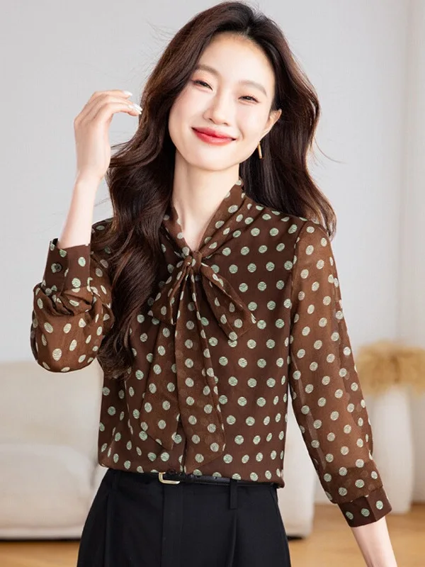 Универсальная женская блузка с длинным рукавом в горошек, элегантный дизайн, весна 2026, новая модель для офиса, 100% полиэстер
Универсальная женская блузка с длинным рукавом в горошек, элегантный дизайн, весна 2026, новая модель для офиса, 100% полиэстер