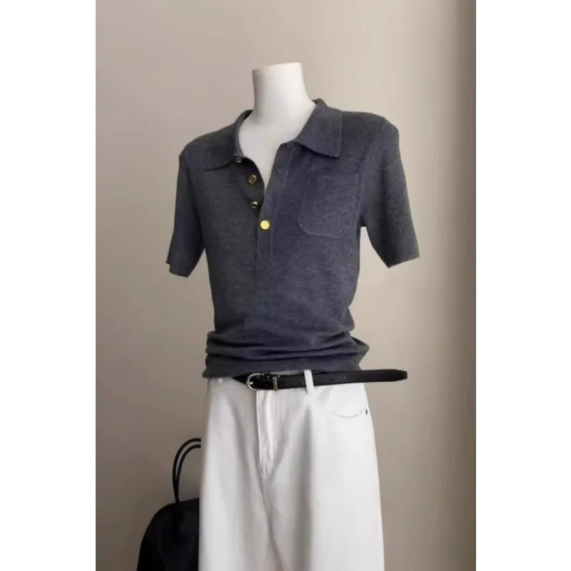 Французская серая блузка с короткими рукавами и воротником-поло, вязаный свитер, летние футболки, темпераментная футболка, женский топ, базовый Ropa Mujer
Французская серая блузка с короткими рукавами и воротником-поло, вязаный свитер, летние футболки, темпераментная футболка, женский топ, базовый Ropa Mujer