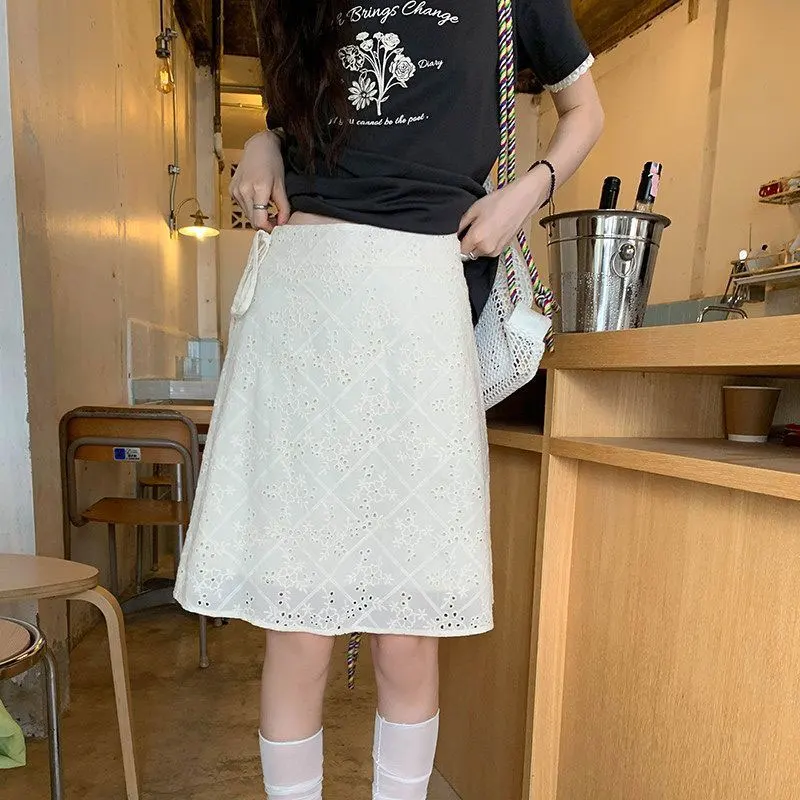 Female Clothing Fashionable Hollow Out Mini Skirts High Waist A-Line Summer New Solid Color French Style Drawstring Short Skirts
Female Clothing Fashionable Hollow Out Mini Skirts High Waist A-Line Summer New Solid Color French Style Drawstring Short Skirts