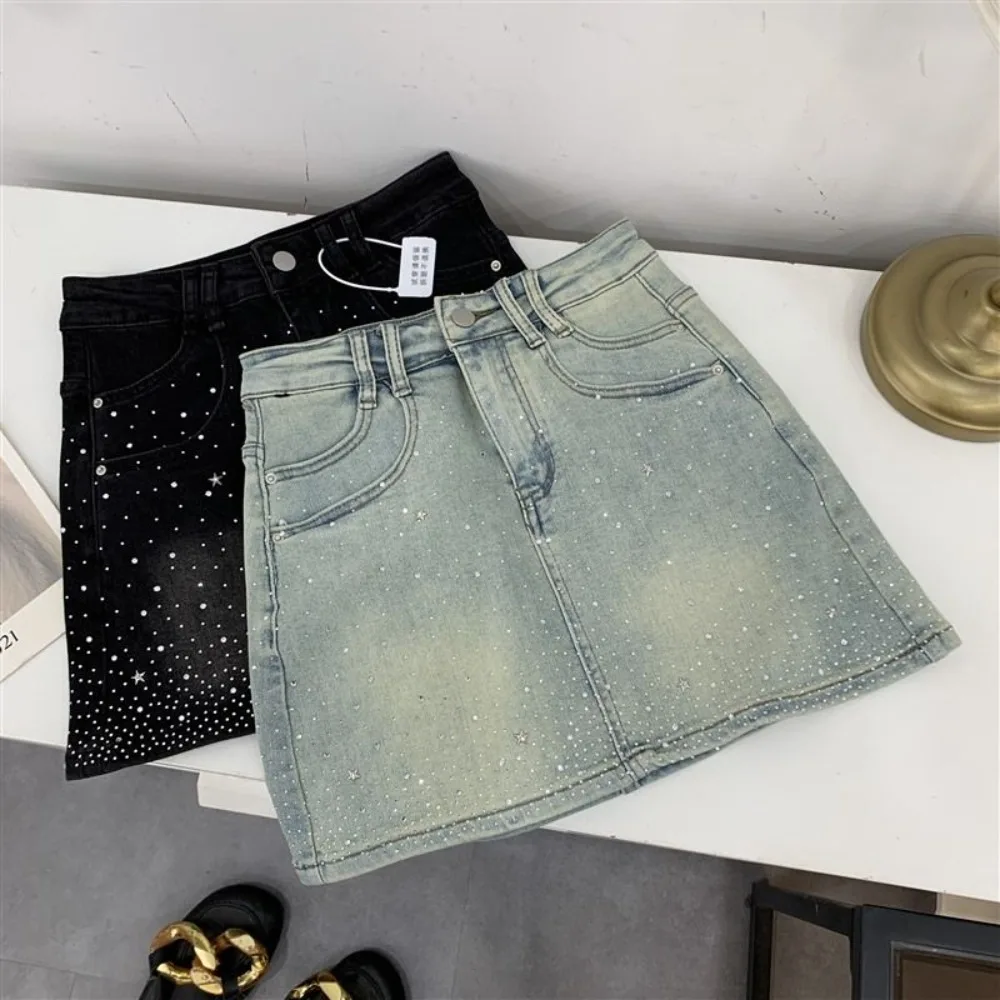 Starry Hot Rhinestone Denim Skirt for Women 2024 Summer New Retro Slimming a-Line Sheath Denim Mini Skirts
Starry Hot Rhinestone Denim Skirt for Women 2024 Summer New Retro Slimming a-Line Sheath Denim Mini Skirts