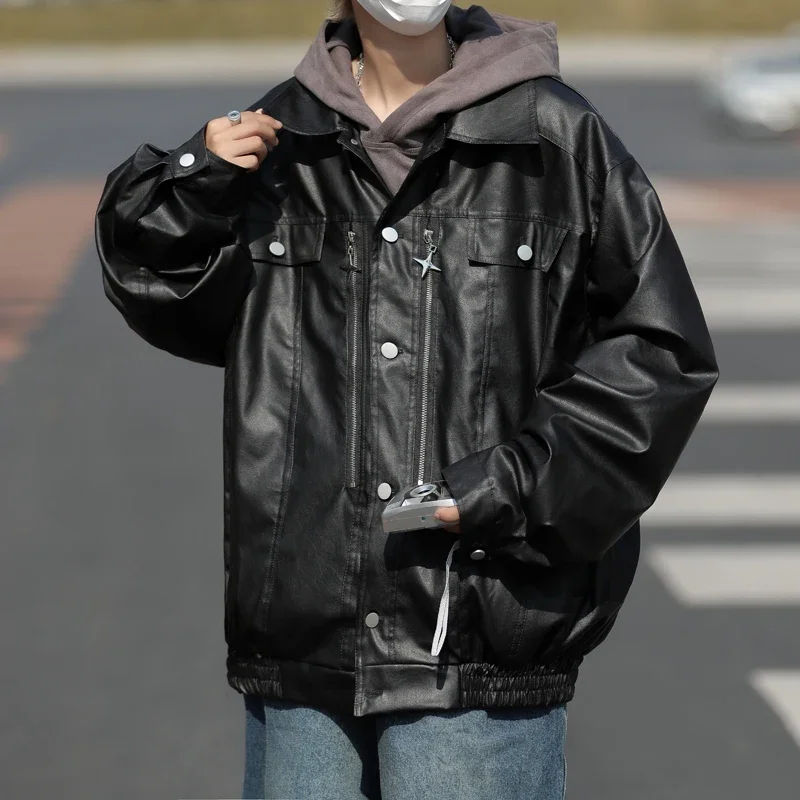 Streetwear Fashion Men's PU Leather Jacket Casual Tops Y2k Punk Turn Down Collar Zipper Desgin Motorcycle Leather Jacket Men
Streetwear Fashion Men's PU Leather Jacket Casual Tops Y2k Punk Turn Down Collar Zipper Desgin Motorcycle Leather Jacket Men