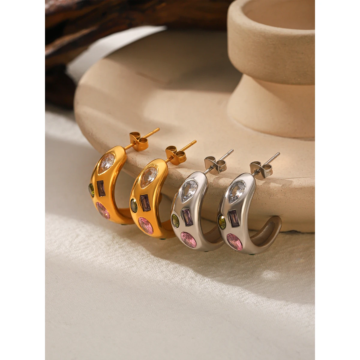 18K Gold Plated Stainless Steel CZ Hoop Earrings Waterproof Hypoallergenic Tarnish Free for Women Birthday Gift
18K Gold Plated Stainless Steel CZ Hoop Earrings Waterproof Hypoallergenic Tarnish Free for Women Birthday Gift