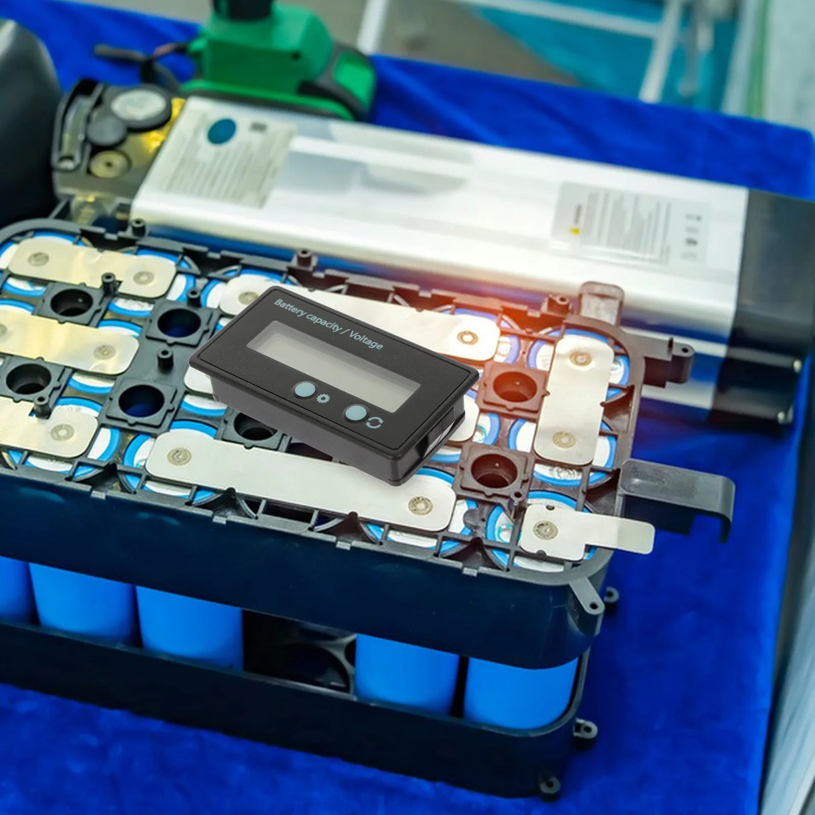 1Set Capacity Tester Tool LCD Display Precise Voltage Measurements Easy Handling Indicator Voltage Tester
1Set Capacity Tester Tool LCD Display Precise Voltage Measurements Easy Handling Indicator Voltage Tester