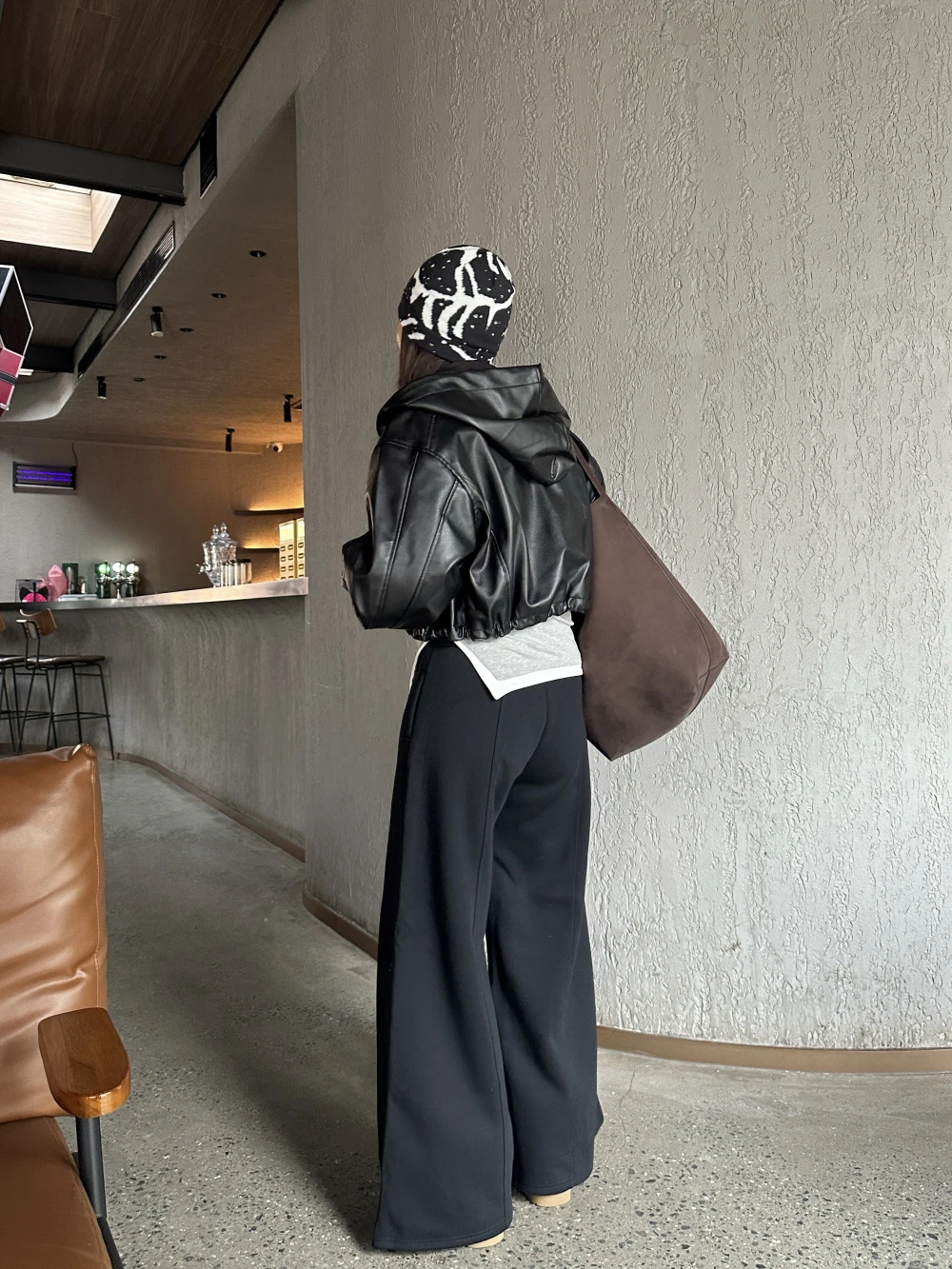 Женские спортивные брюки с высокой талией, широкими штанинами и прямым кроем, модные, в уличном стиле, больших размеров, цветные, стройнящие
Женские спортивные брюки с высокой талией, широкими штанинами и прямым кроем, модные, в уличном стиле, больших размеров, цветные, стройнящие