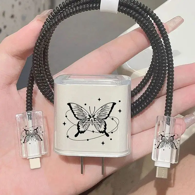 A Protective Set Suitable For Iphone Chargers, Featuring Beautiful Butterfly And Heart-Shaped Decorations
A Protective Set Suitable For Iphone Chargers, Featuring Beautiful Butterfly And Heart-Shaped Decorations