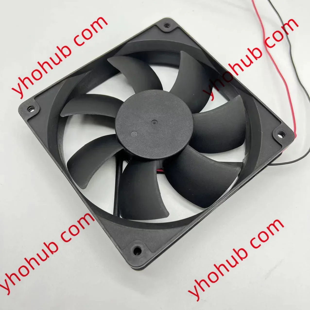 Y.S.TECH FD121225MB DC 12 В 0,29 А 2-проводной 120X120X25 мм Вентилятор охлаждения сервера
Y.S.TECH FD121225MB DC 12 В 0,29 А 2-проводной 120X120X25 мм Вентилятор охлаждения сервера