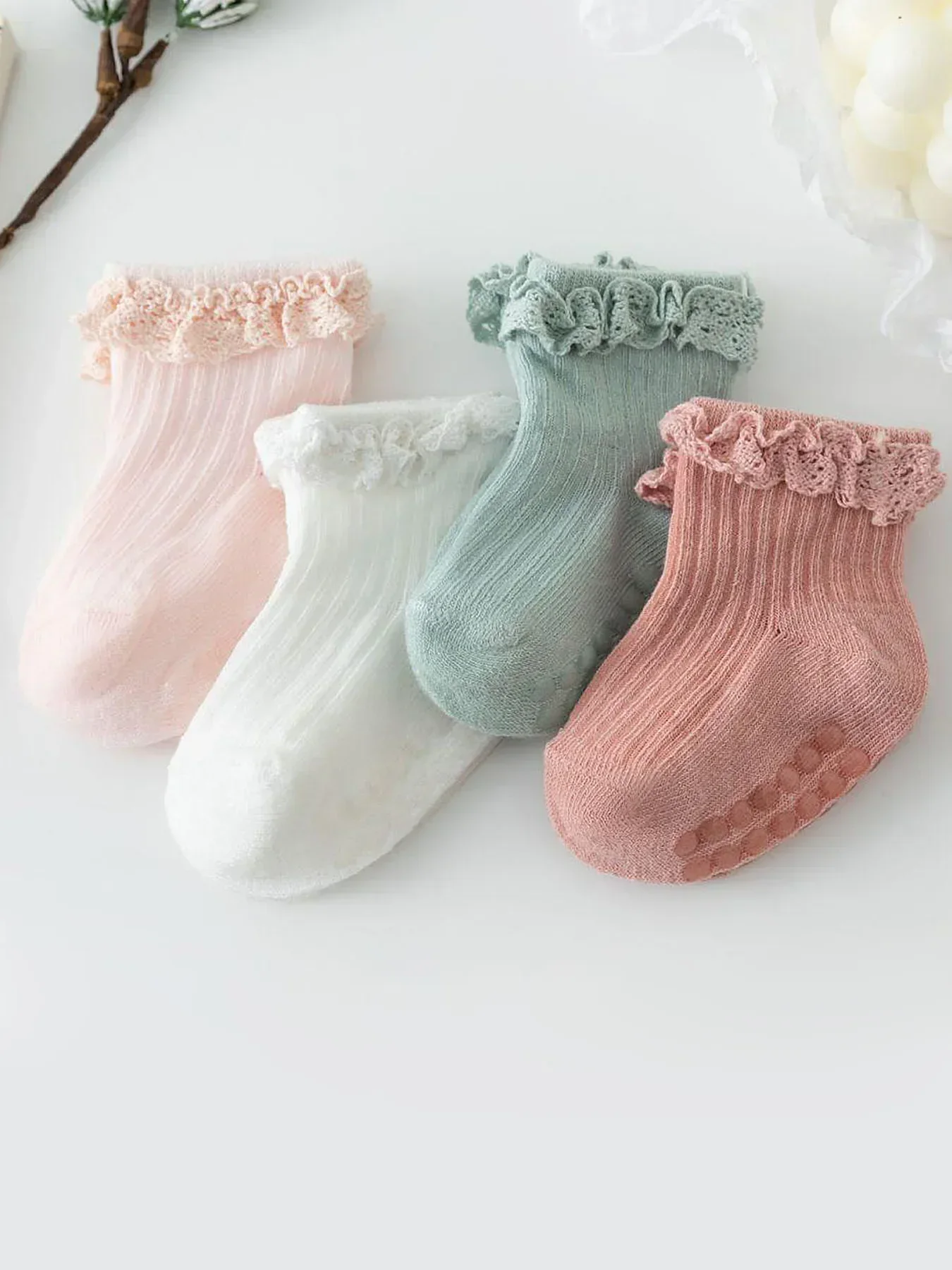 4 pairs of girls' lace socks, children's anti slip socks, baby floor socks, and four season learning walking socks
4 pairs of girls' lace socks, children's anti slip socks, baby floor socks, and four season learning walking socks