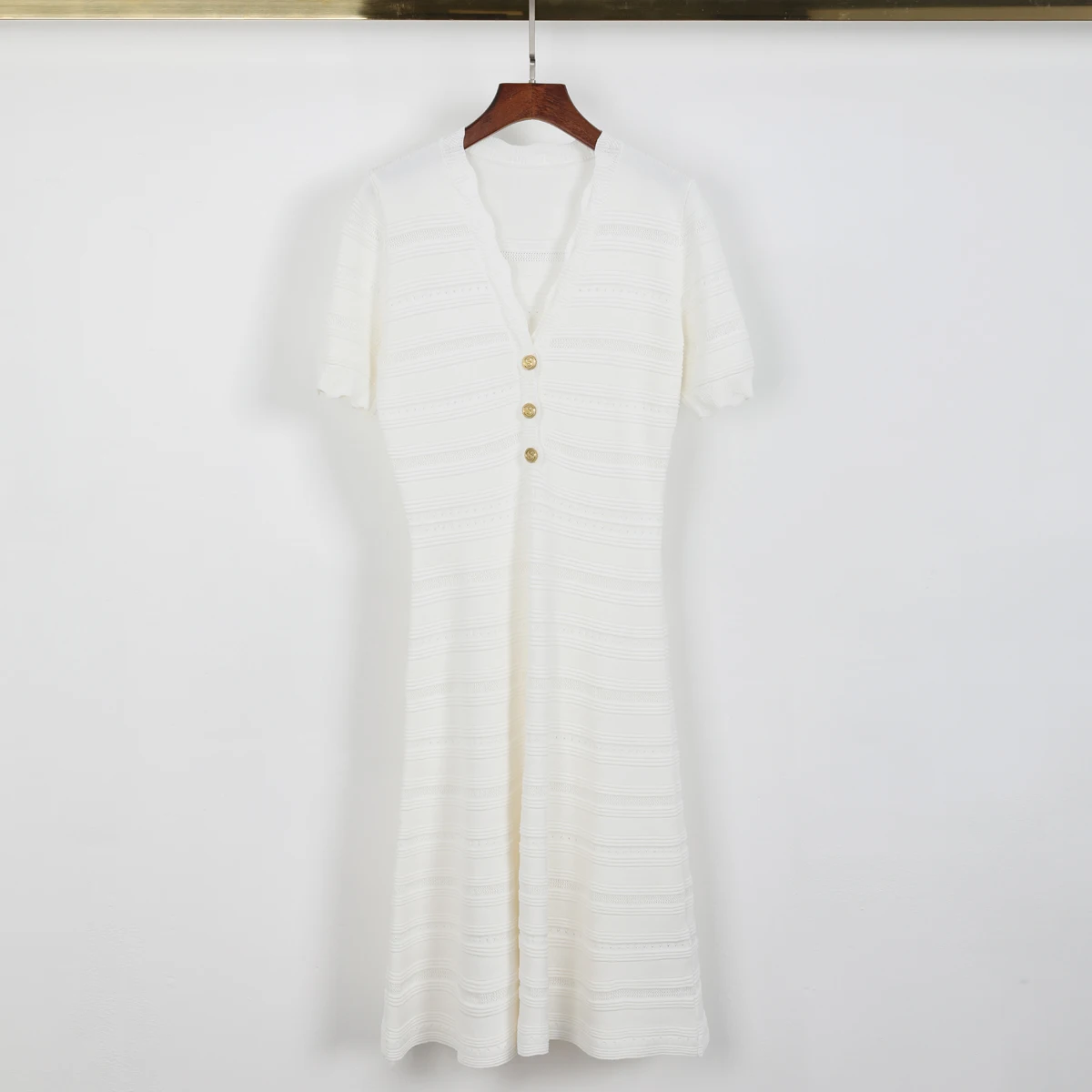 2668 High-quality Summer New Slim Fit Slimming Hollow Out Fashionable Short Sleeved V-neck Striped Women Dress
2668 High-quality Summer New Slim Fit Slimming Hollow Out Fashionable Short Sleeved V-neck Striped Women Dress