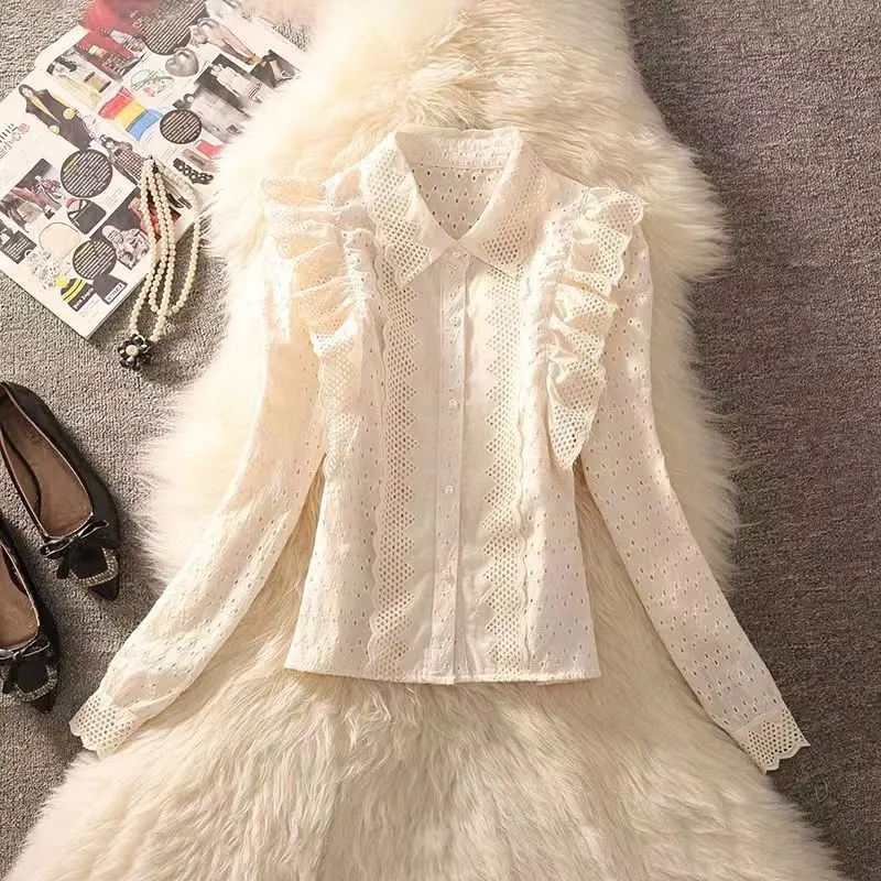 French lace embroidery long sleeved shirt, women's new design sense, spliced lotus leaf lapel top
French lace embroidery long sleeved shirt, women's new design sense, spliced lotus leaf lapel top