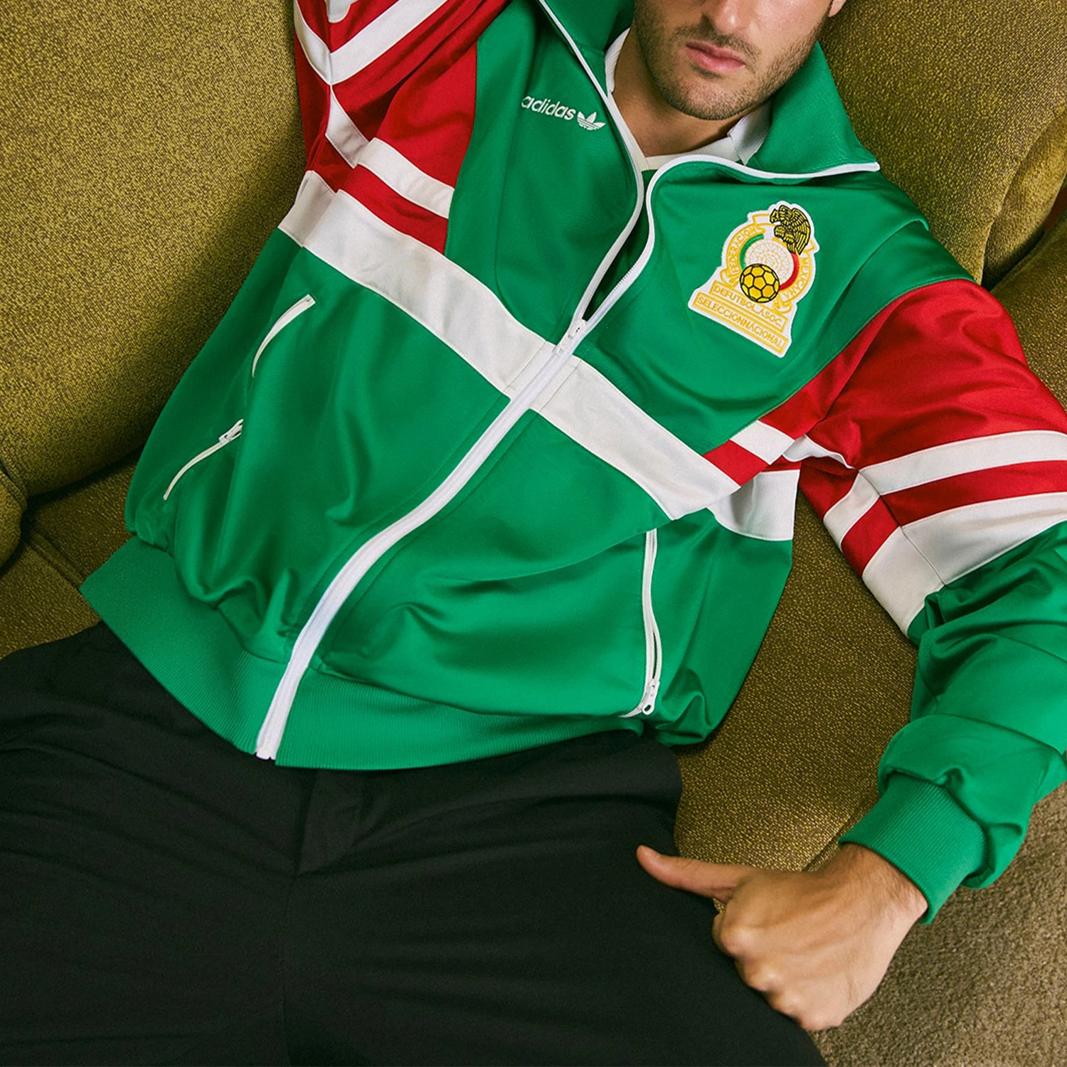Adidas Authentic Three Leaves Men's Retro Football Casual Jacket Jacket JM1092
Adidas Authentic Three Leaves Men's Retro Football Casual Jacket Jacket JM1092