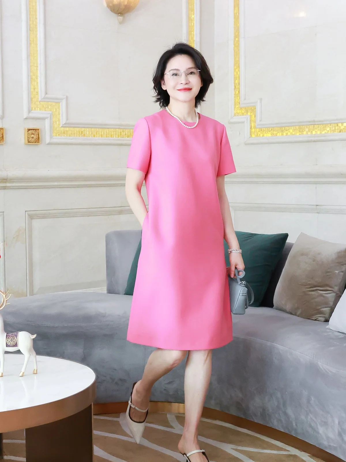 Ele Light Dr Wool Blend ort Sve round Ne H-ape Ele Aosphere Beautiful Mohair eep Camere Dr
Ele Light Dr Wool Blend ort Sve round Ne H-ape Ele Aosphere Beautiful Mohair eep Camere Dr