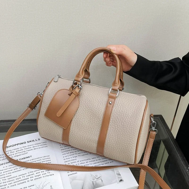 Шикарная бархатная сумка 2025 года, новая женская роскошная брендовая кожаная сумка, известный дизайнер, простая популярная классика
Шикарная бархатная сумка 2025 года, новая женская роскошная брендовая кожаная сумка, известный дизайнер, простая популярная классика 