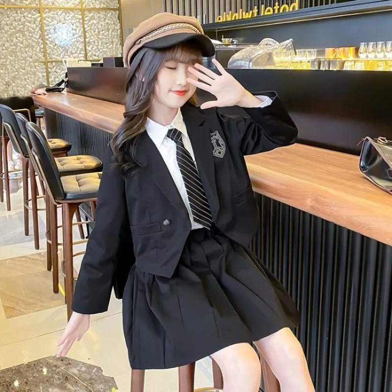 Girls Suit Suit JK College Style Pleated Skirt 2023 Autumn New Little Girl Suit Jacket Children's Clothing Girl Clothes
Girls Suit Suit JK College Style Pleated Skirt 2023 Autumn New Little Girl Suit Jacket Children's Clothing Girl Clothes