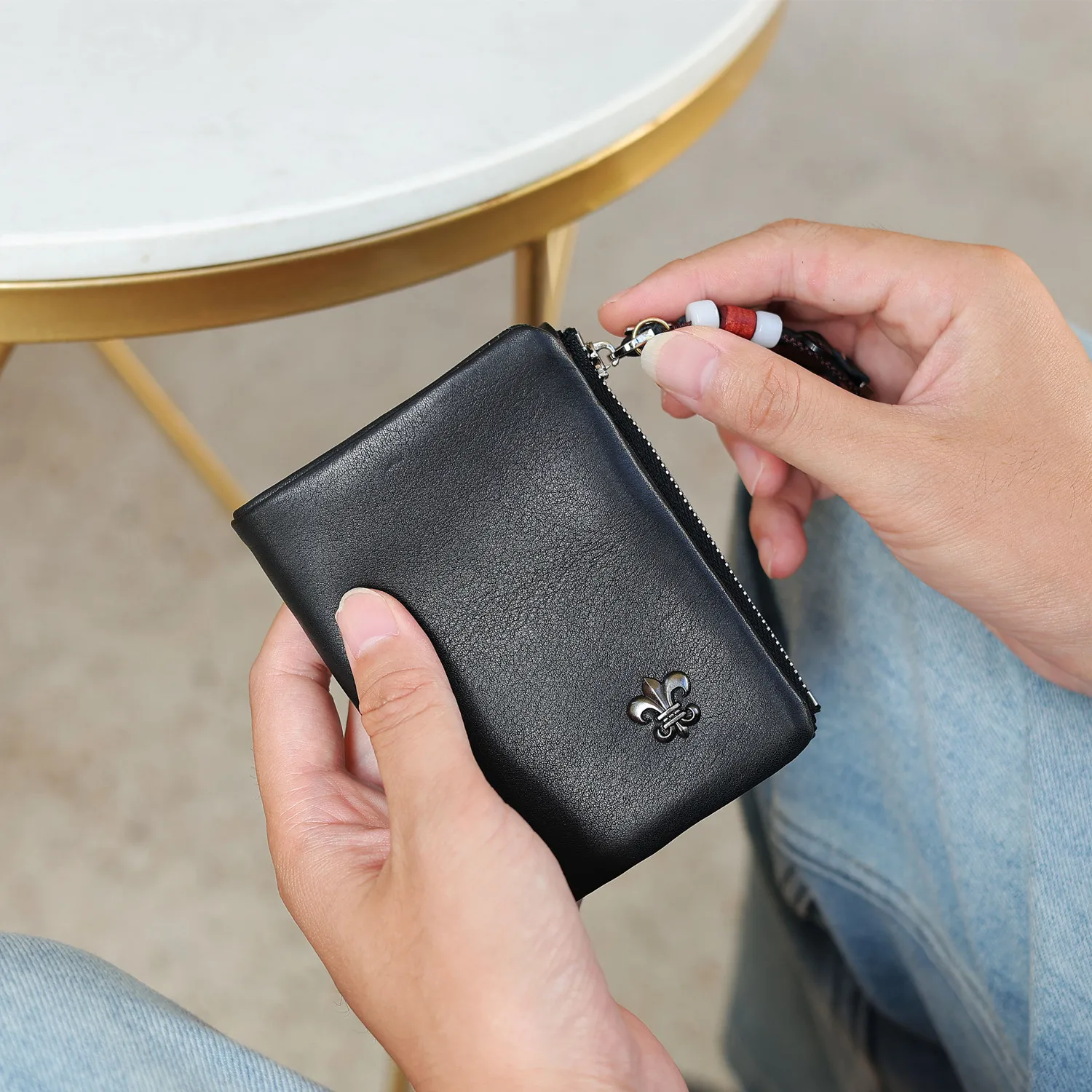 Мужской кошелек из натуральной кожи, кошелек на молнии, мягкая кожа, модная серебряная сумка, верхний слой из воловьей кожи, вертикальный кожаный зажим, подарок
Мужской кошелек из натуральной кожи, кошелек на молнии, мягкая кожа, модная серебряная сумка, верхний слой из воловьей кожи, вертикальный кожаный зажим, подарок