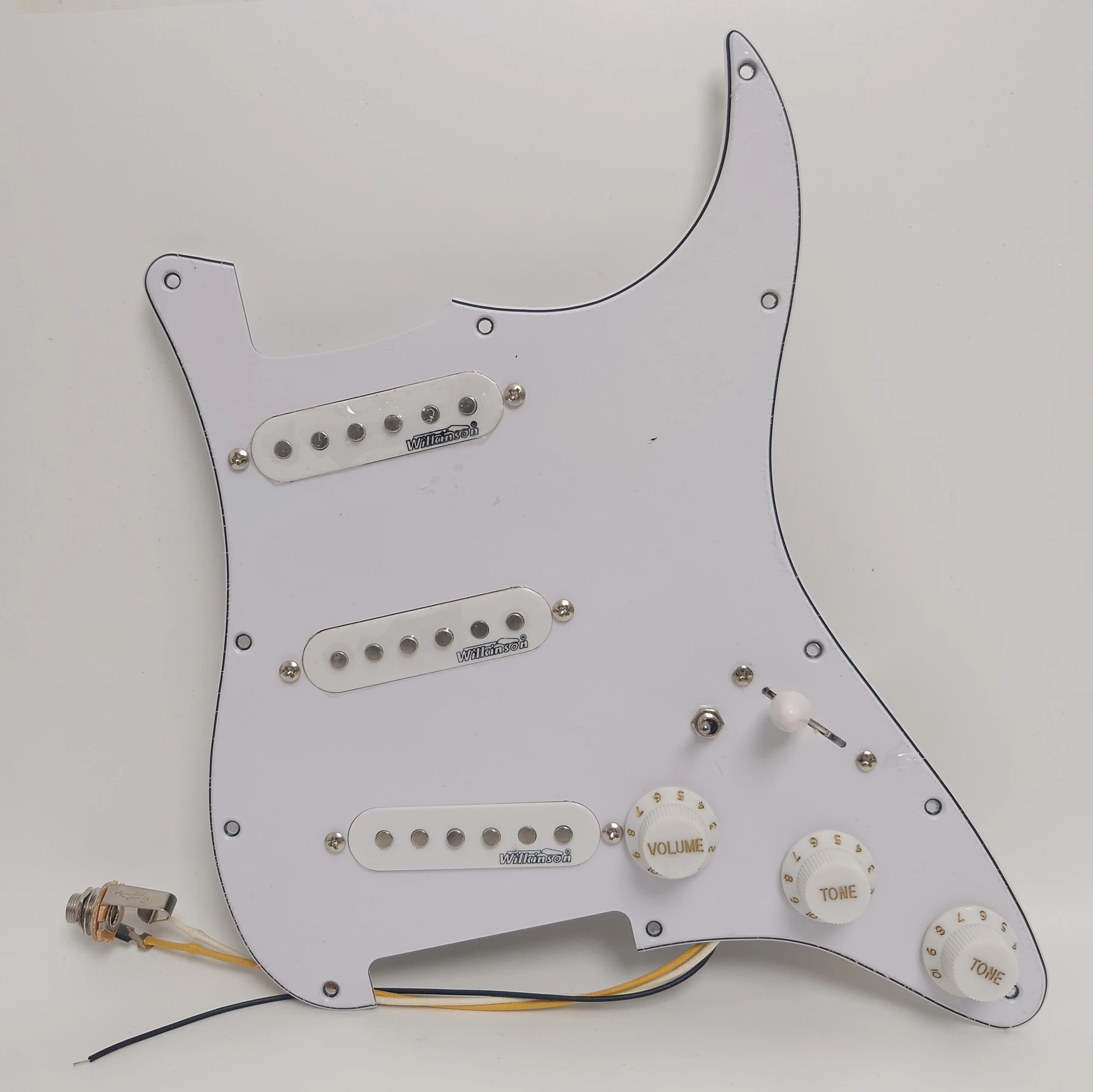Guitar Prewired Loaded Pickguard with SSS Single Coil Pickups Set for ST Electric Guitar Replacement Parts
Guitar Prewired Loaded Pickguard with SSS Single Coil Pickups Set for ST Electric Guitar Replacement Parts