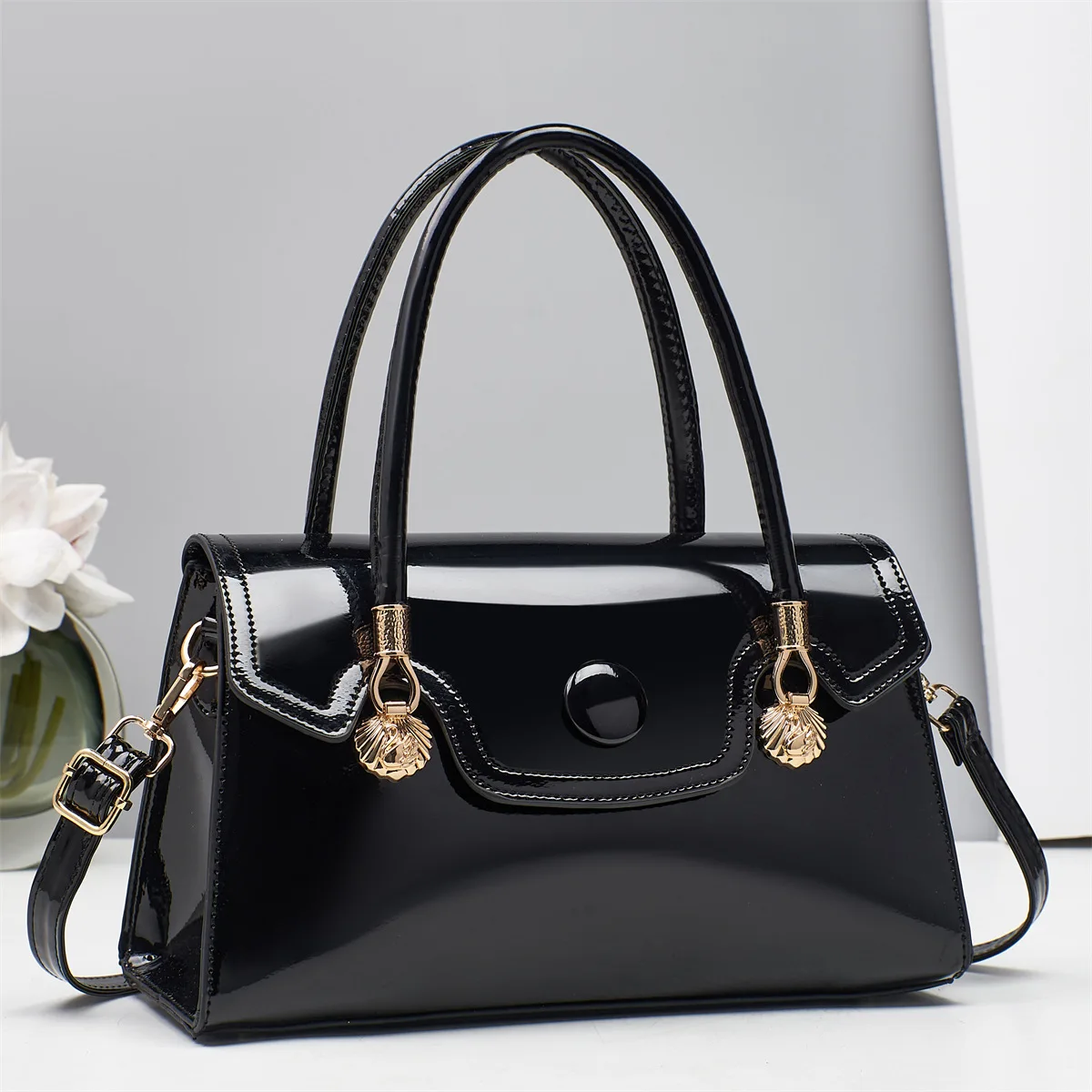 Shiny Patent Leather Handbags For Women Large Capacity Shoulder Bags Fashion Satchel Tote Purses Stylish Lady Top Handle Bags
Shiny Patent Leather Handbags For Women Large Capacity Shoulder Bags Fashion Satchel Tote Purses Stylish Lady Top Handle Bags
