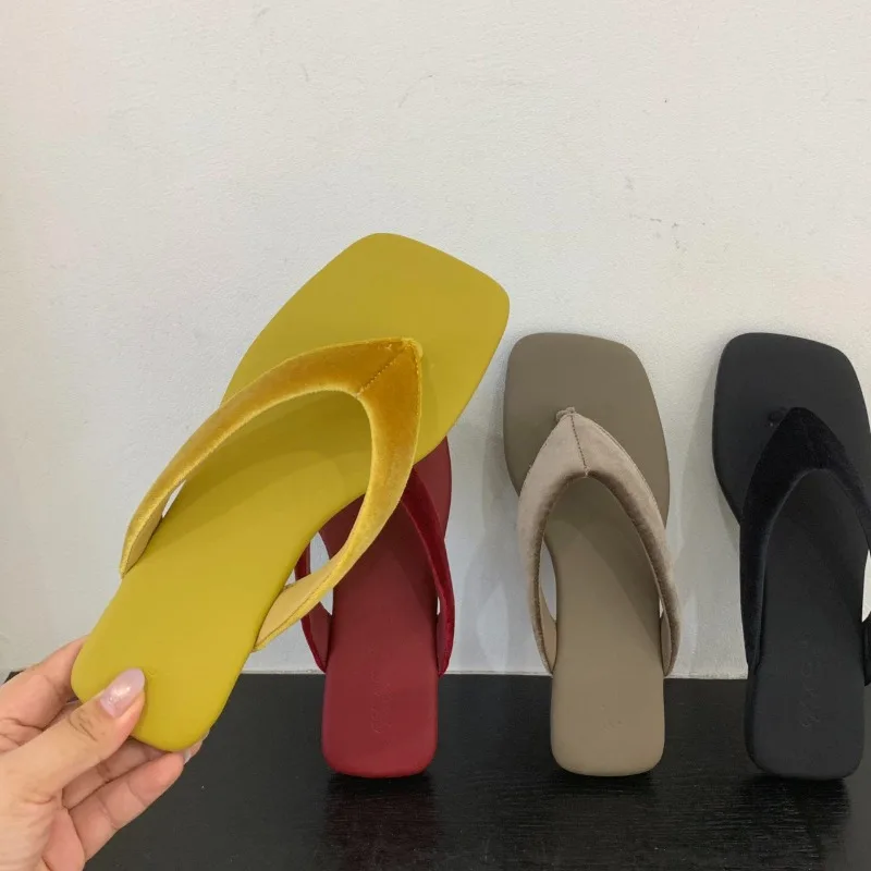 Fashion Flat Flip-flops Women's Summer Square Toe Soft Sole Outward Wear Seaside Pins Women's Shoes
Fashion Flat Flip-flops Women's Summer Square Toe Soft Sole Outward Wear Seaside Pins Women's Shoes